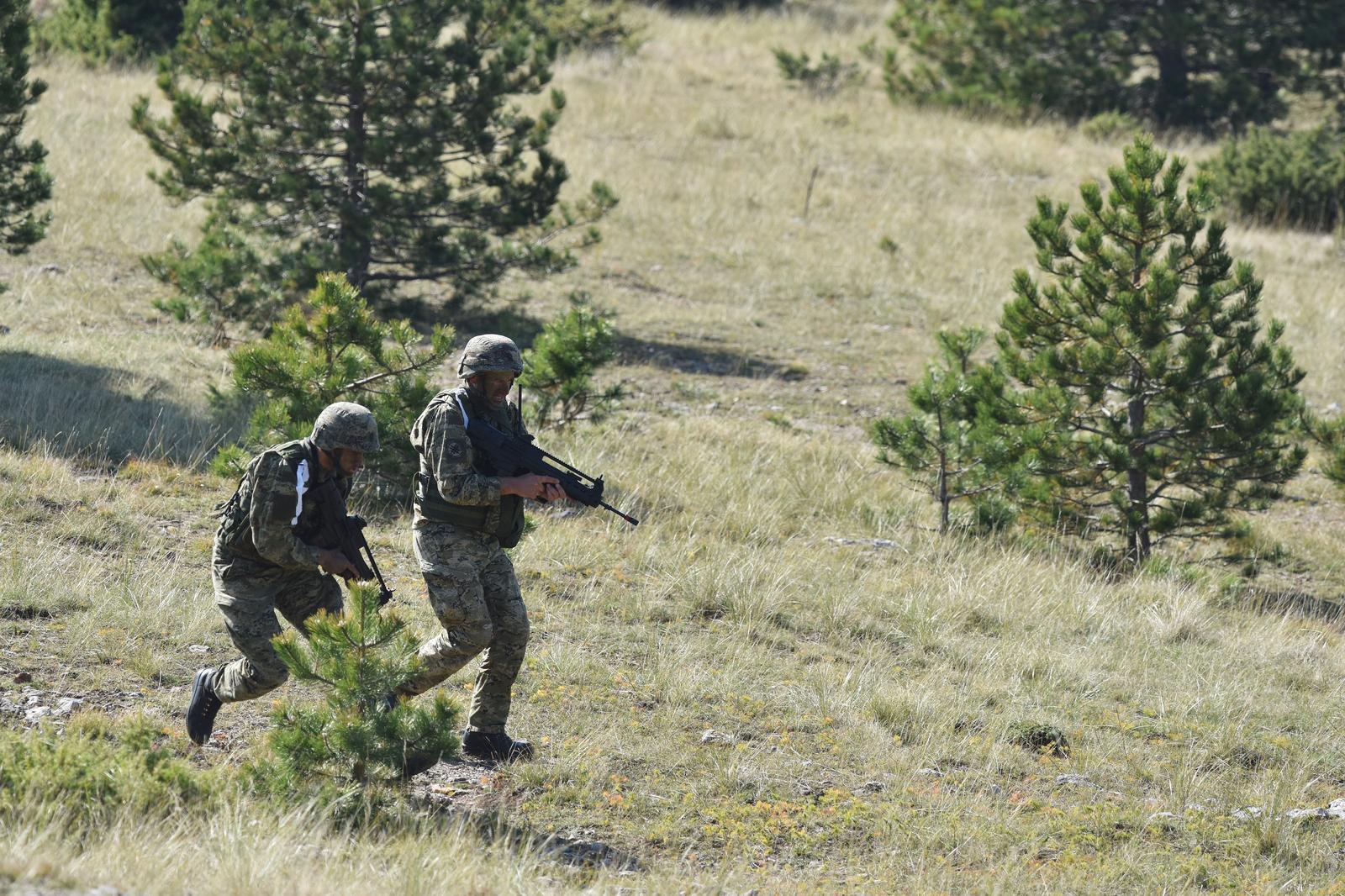 Knin: U sklopu vojne vježbe Velebit 18 demonstrirana provedba napadnih operacija