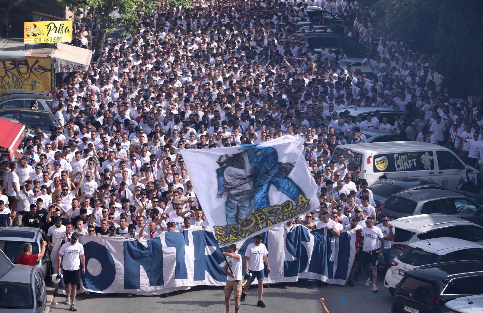 Split: Povorka Torcide prema Poljudu