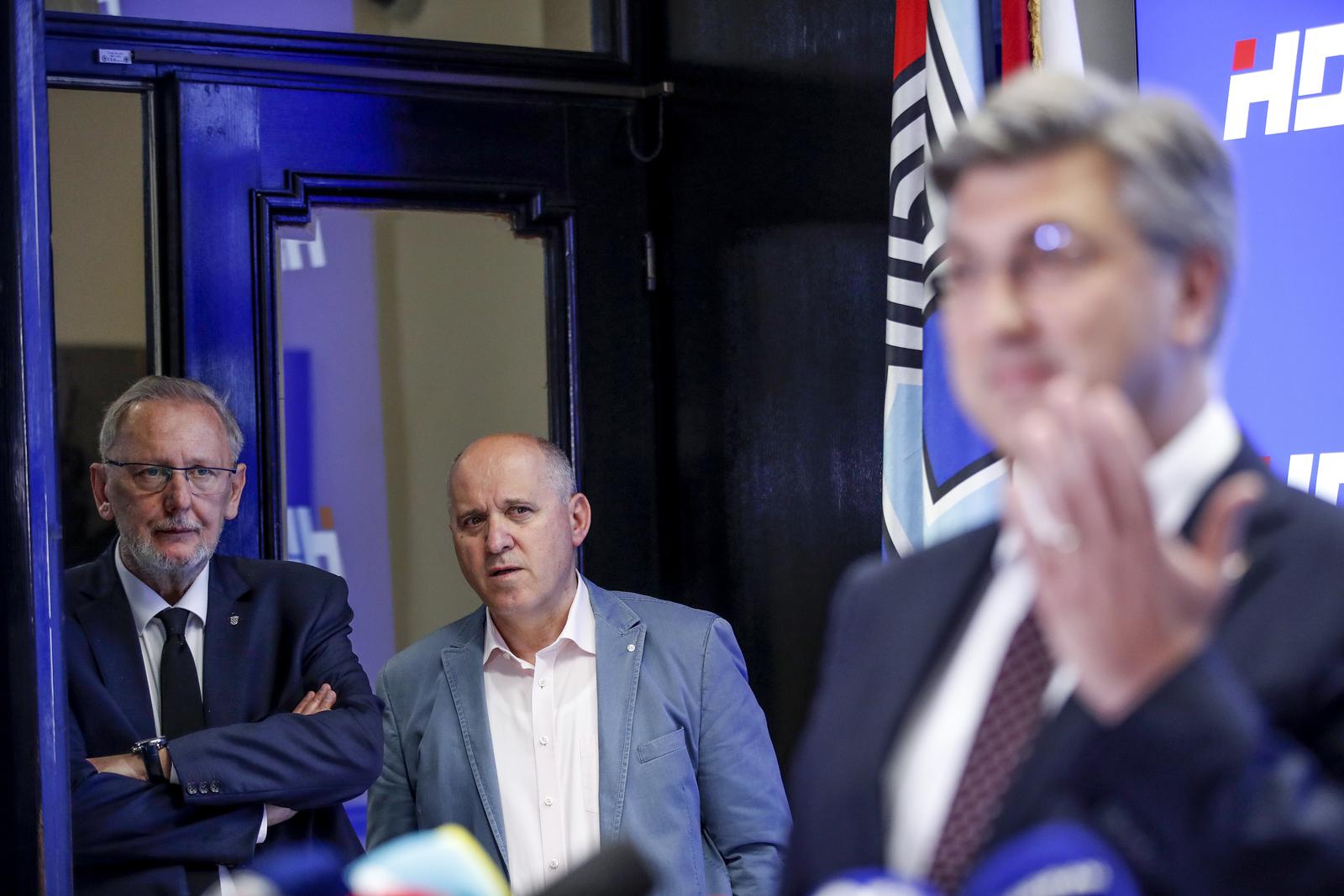 Plenković se obratio medijima nakon sjednice Predsjedništva i Nacionalnog vijeća HDZ-a