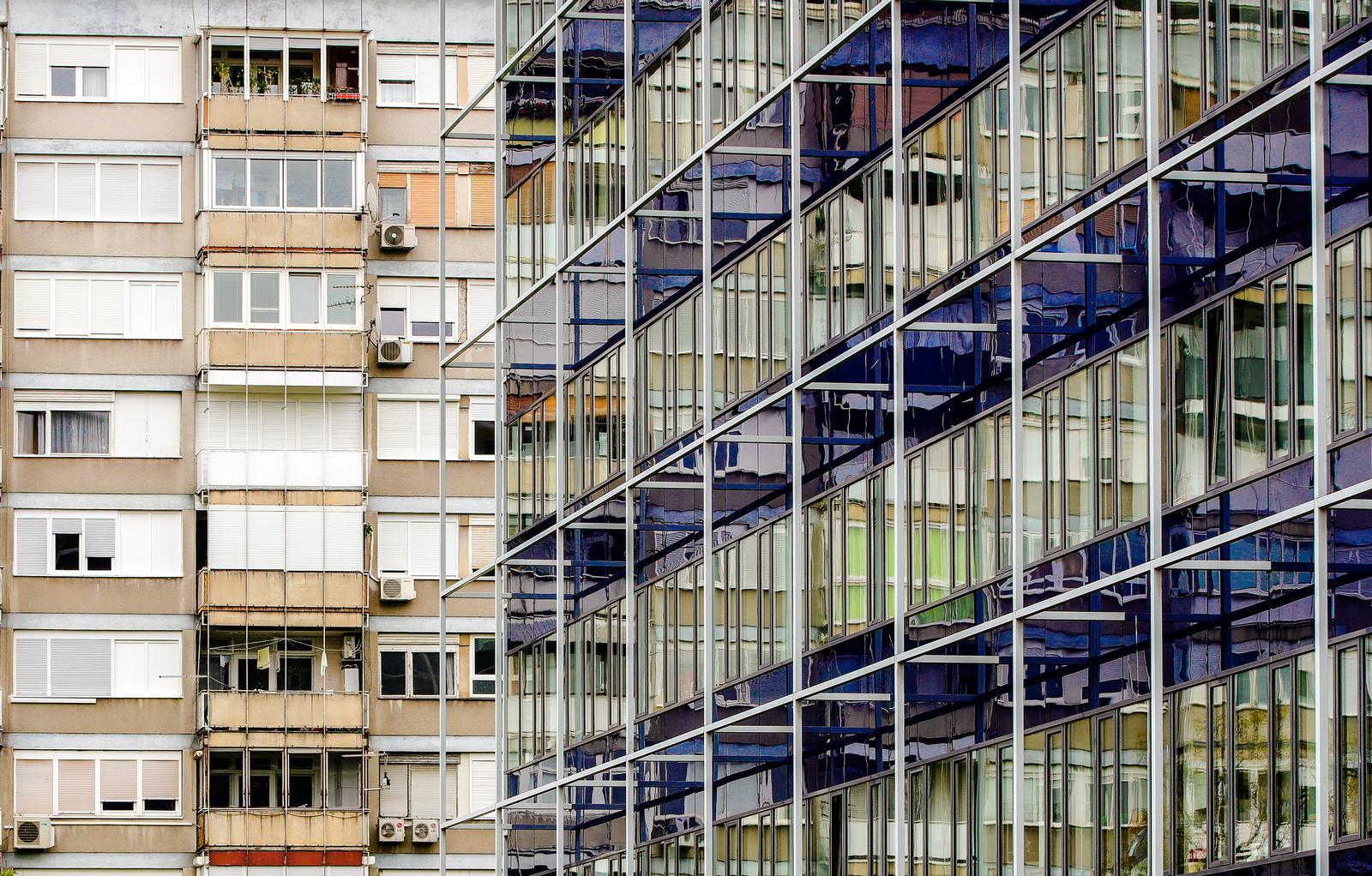 Zagreb: Staro vs novo. Kontrast nove zgrade u odnosu na staru