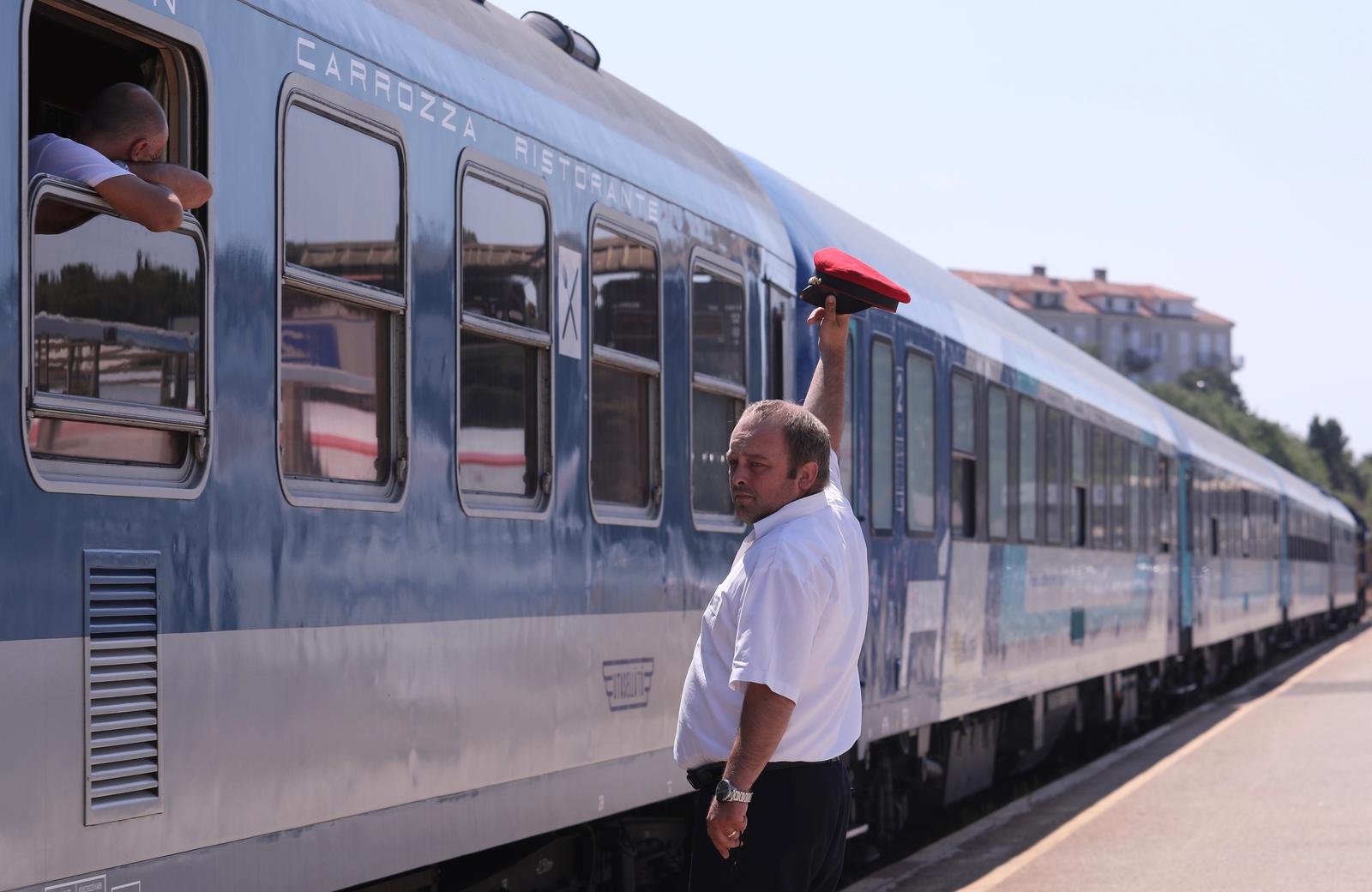 Dio turista stigao je u Split vlakom iz Budimpešte