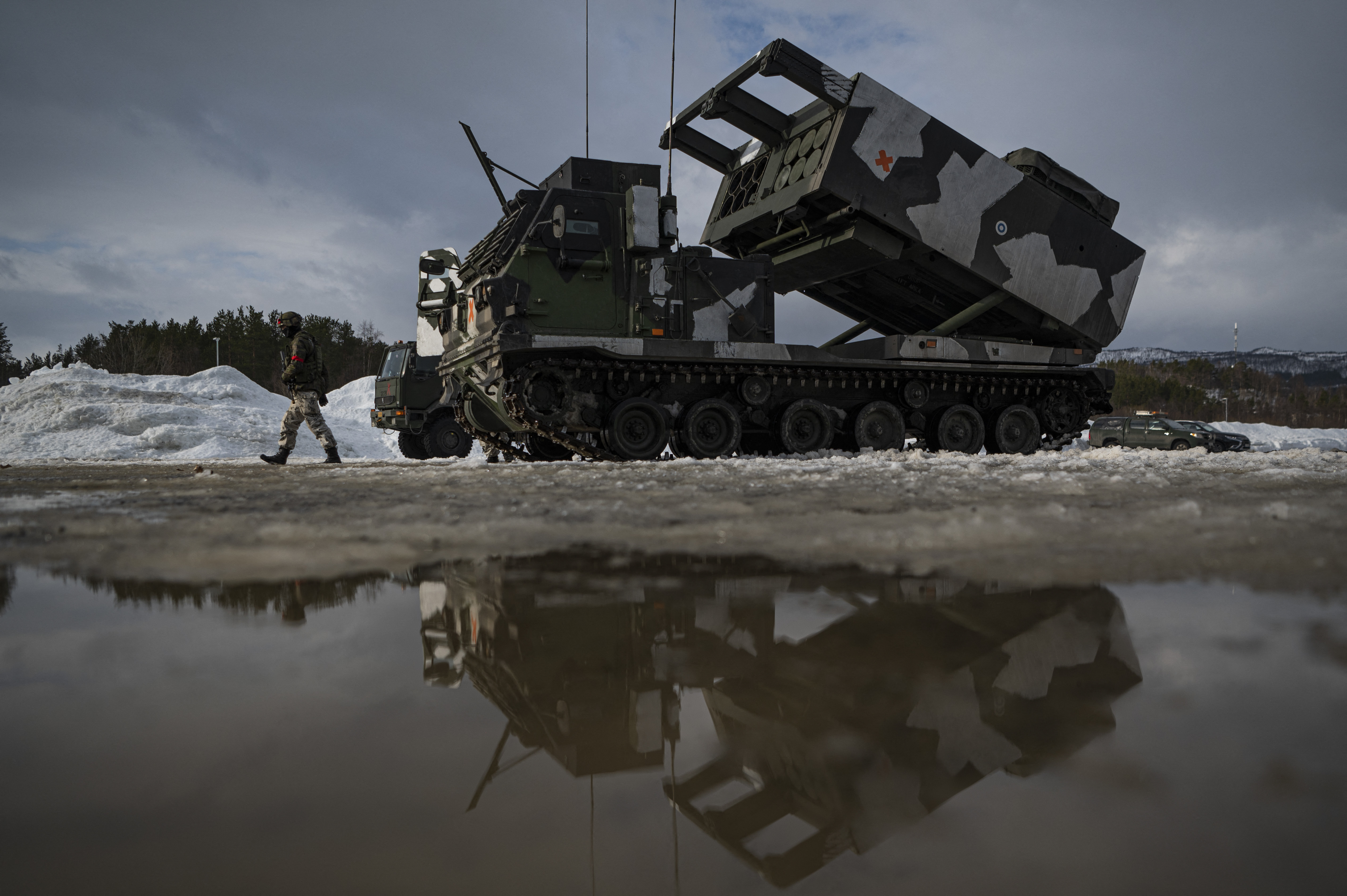 M270 raketni bacač, dalekometno oružje,