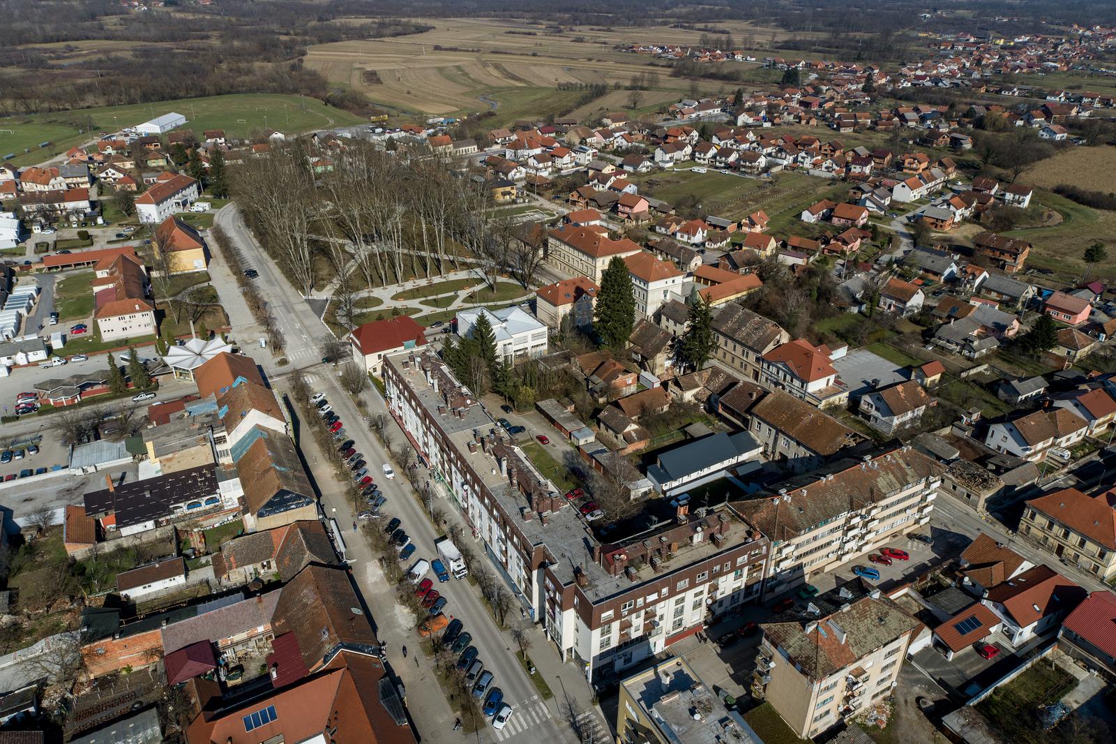 Fotografije Gline i oštećenja koja su nastala u potresu snimljene iz zraka