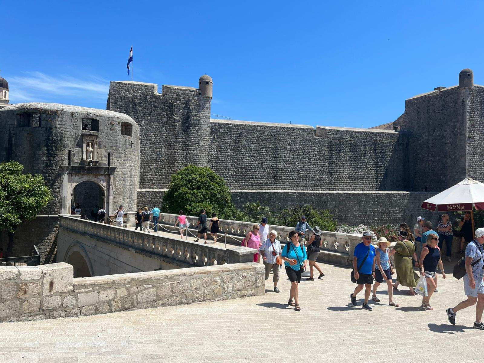 dubrovnik, sunčano, ljudi, turisti, turizam