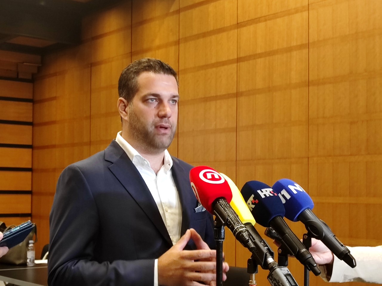 thumbnail_1654687692973