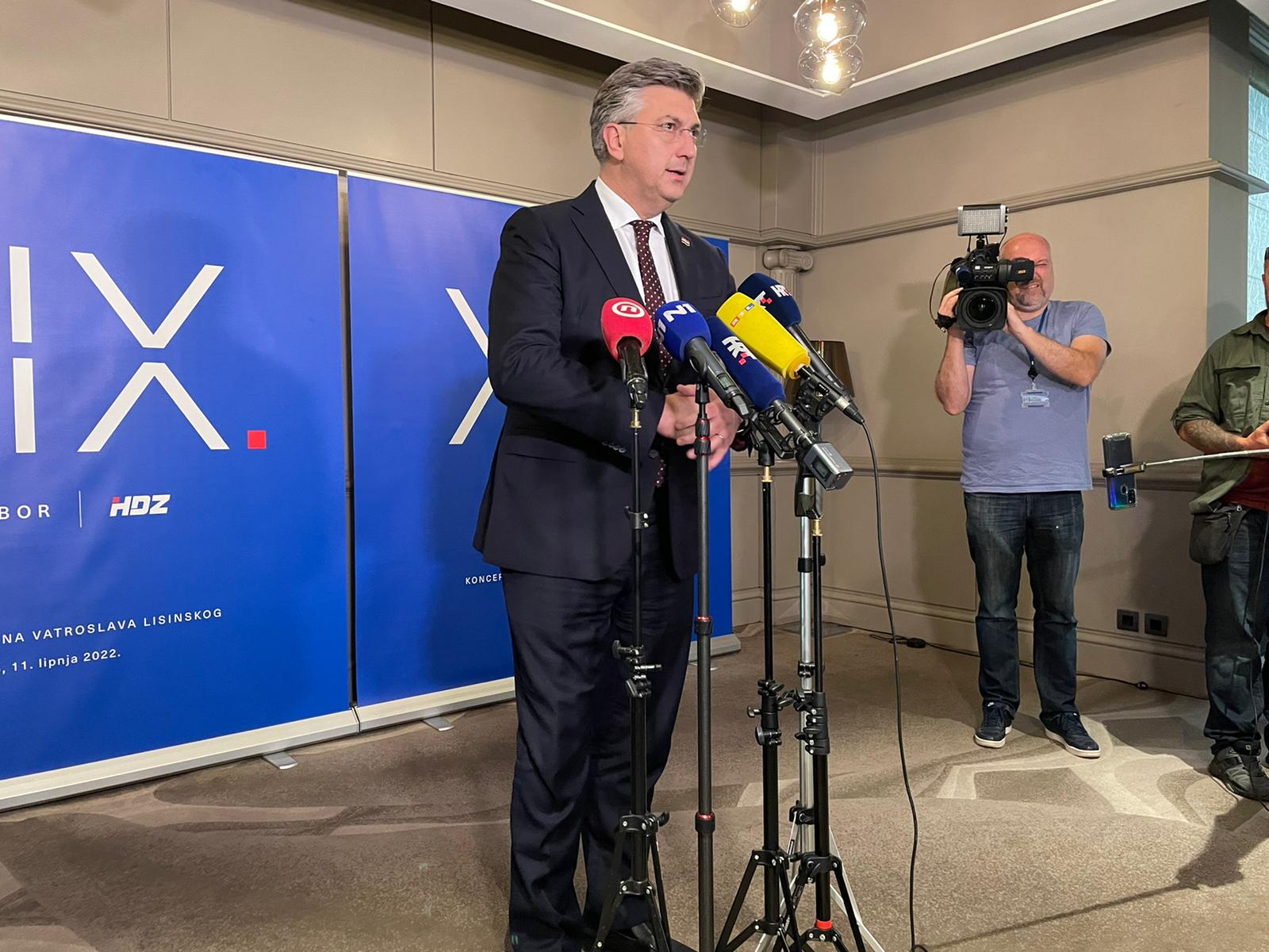 ANDREJ PLENKOVIĆ OVA