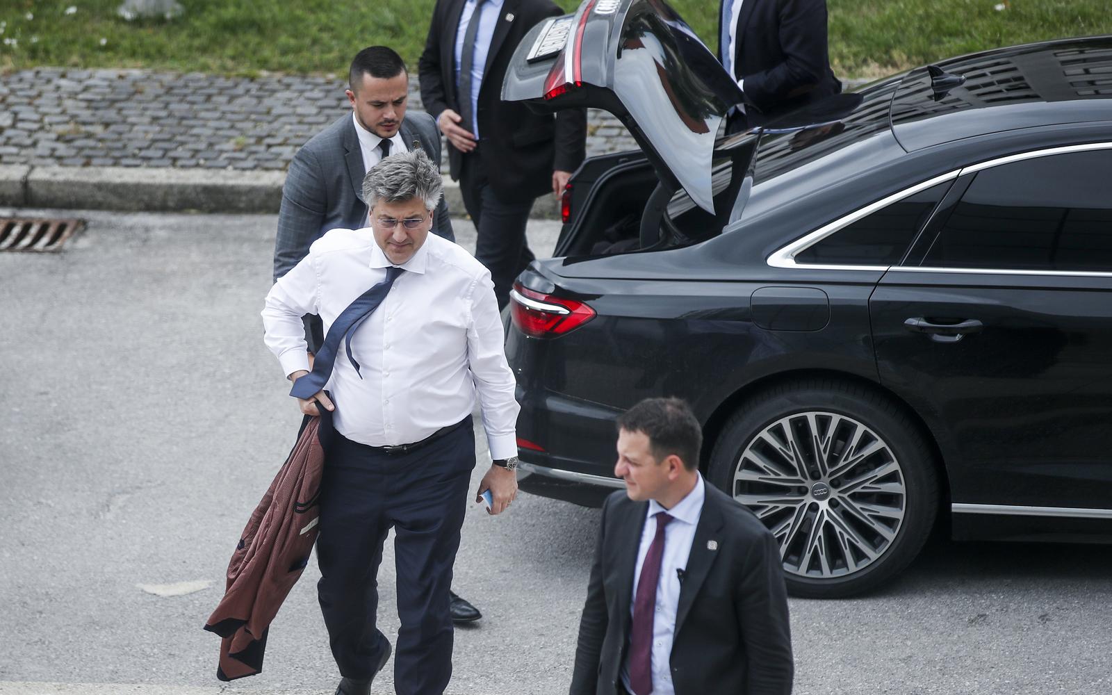 Zagreb: Dolazak premijera i ministara na sjednicu Vlade u NSK