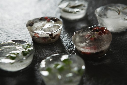 Flavored ice cubes with spices