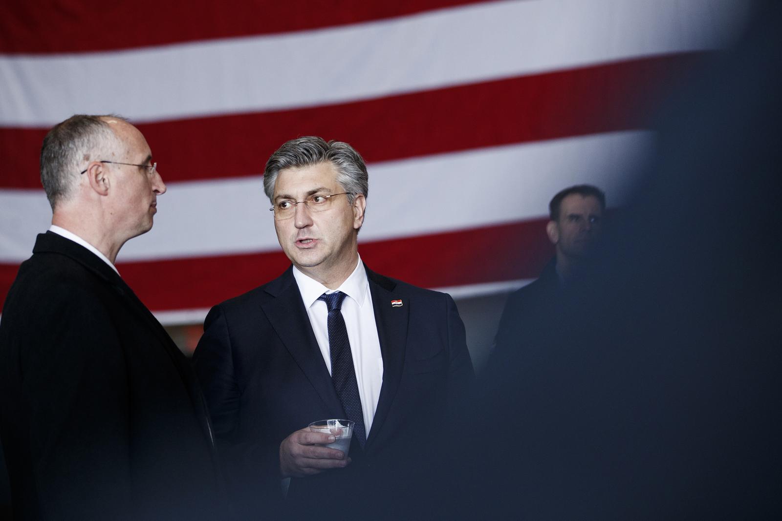 Split: Premijer Andrej Plenković obišao američki nosač aviona Harry S. Truman