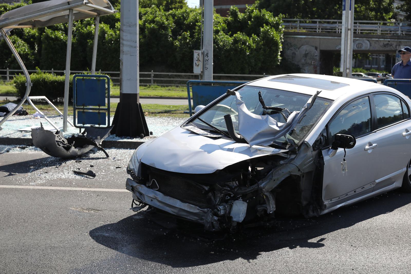 Zagreb: Autom pokupio tramvajsku stanicu i pješake, više ljudi ozlijeđeno