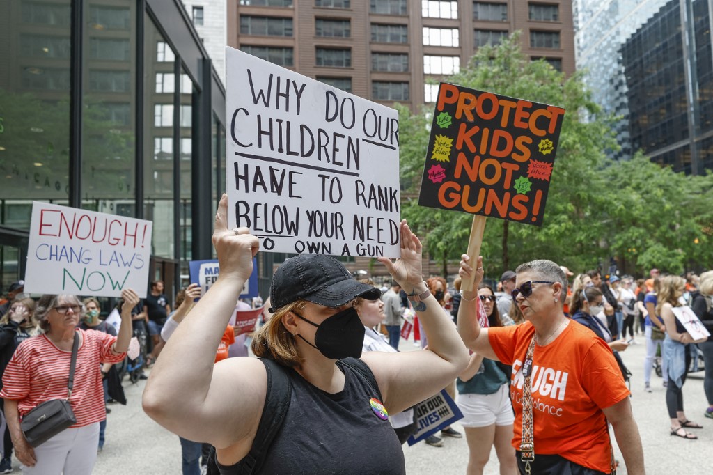 US-CRIME-shooting-PROTEST-weapons