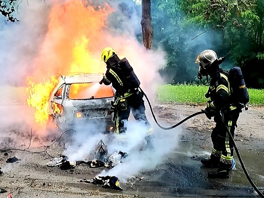 požar, auto, vatrogasci