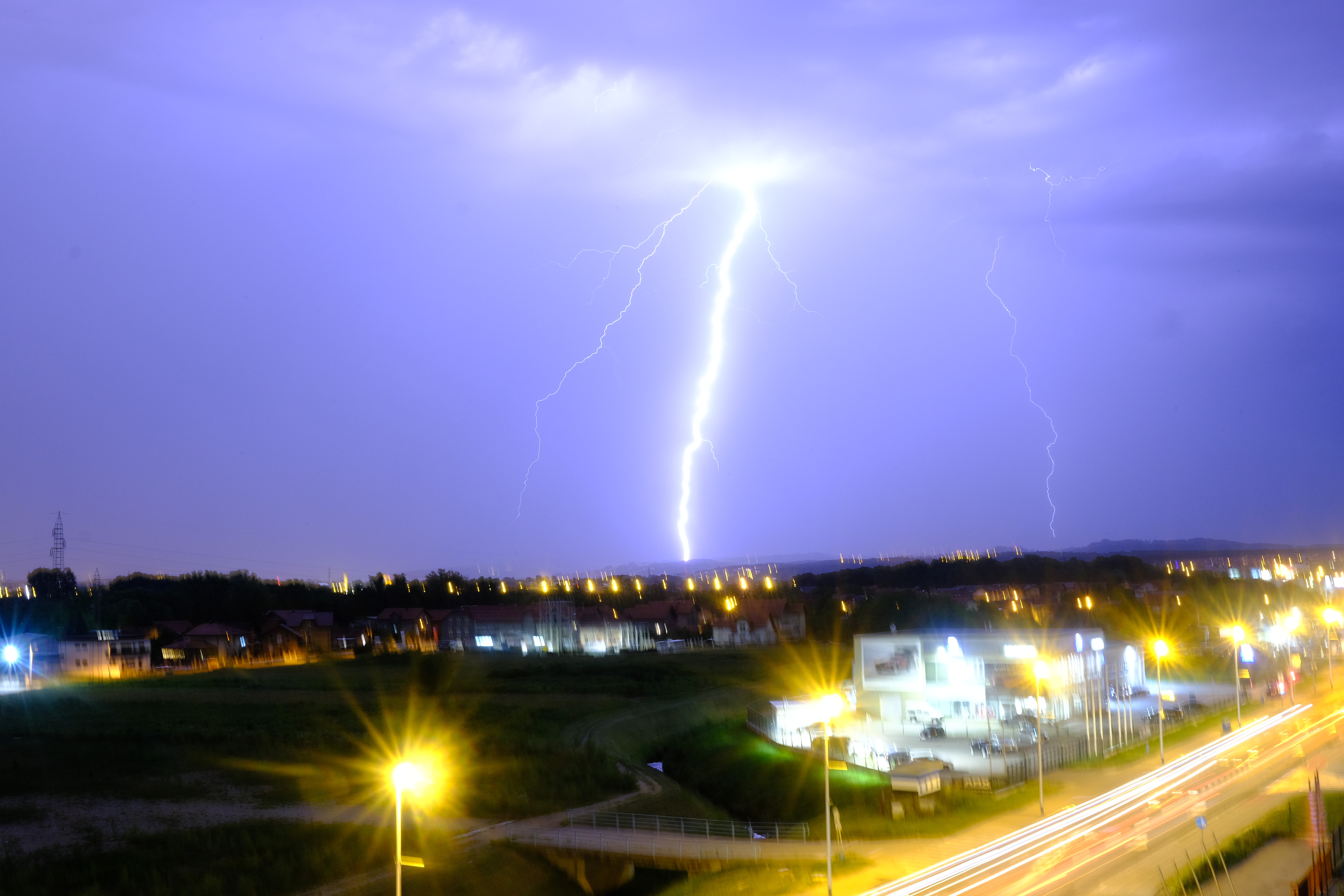 Munje iznad Zagreba tijekom nevremena