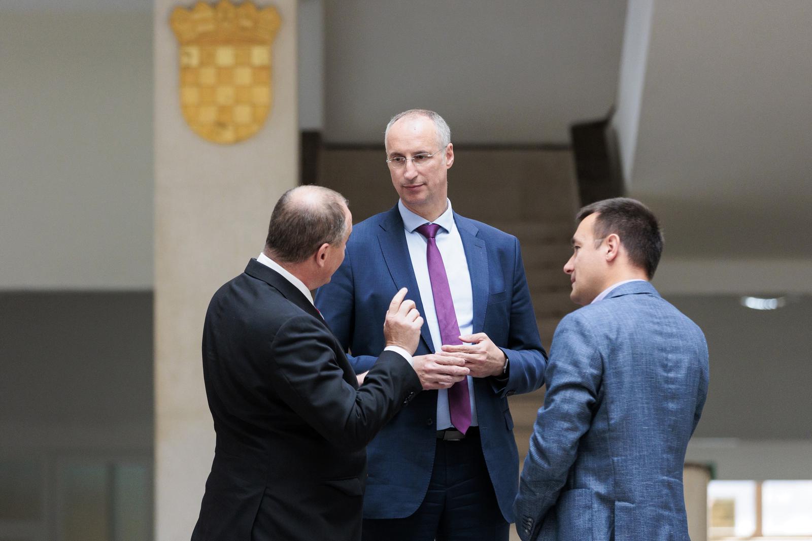 Split: Ivica Puljak i predstavnici stranaka u Gradskom vijeću nakon zajedničkog sastanka dali su izjave za medije