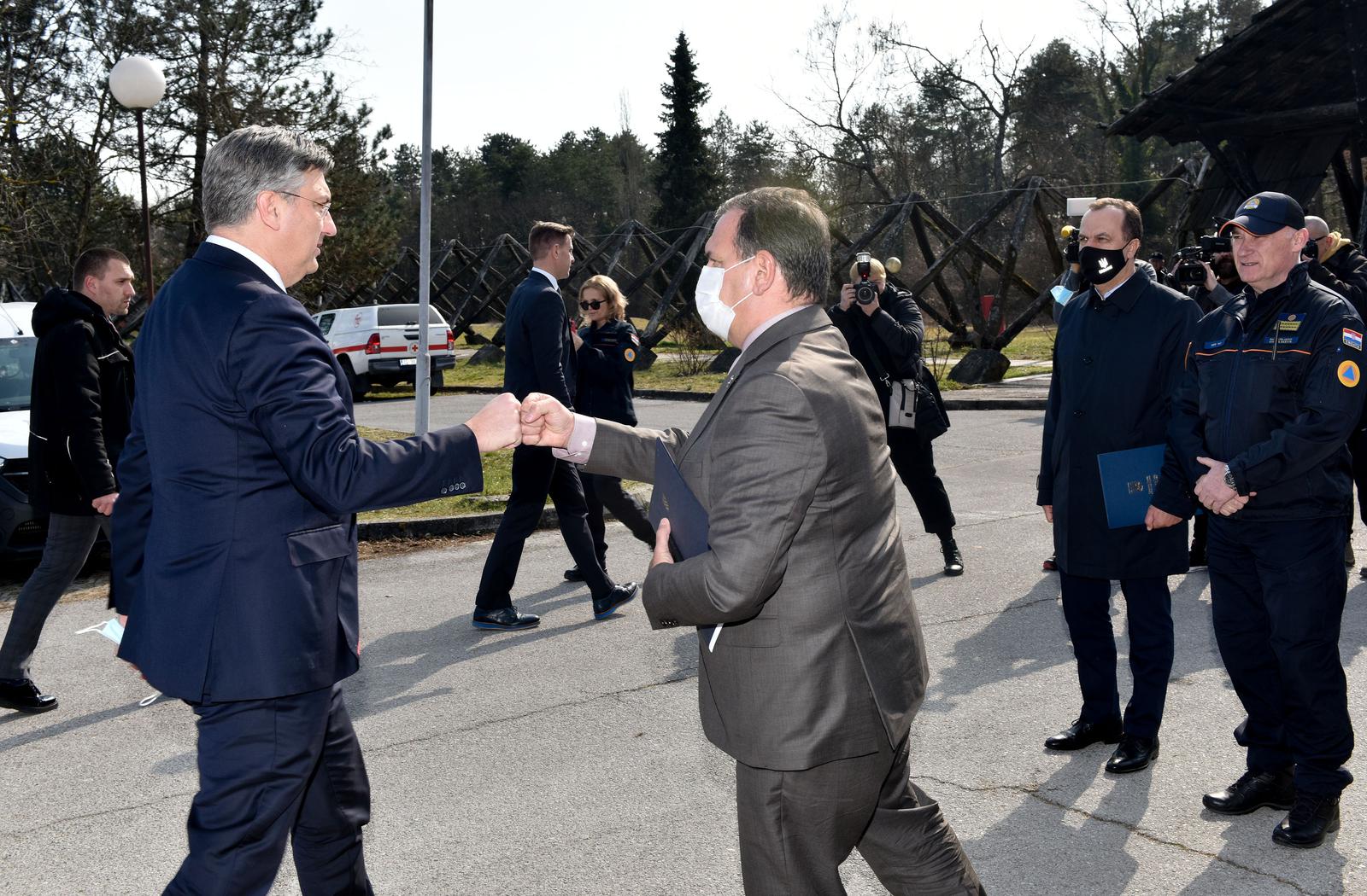 Andrej Plenković s ukrajinskim veleposlanikom obišao motel Plitvice gdje su smještene izbjeglice iz Ukrajine