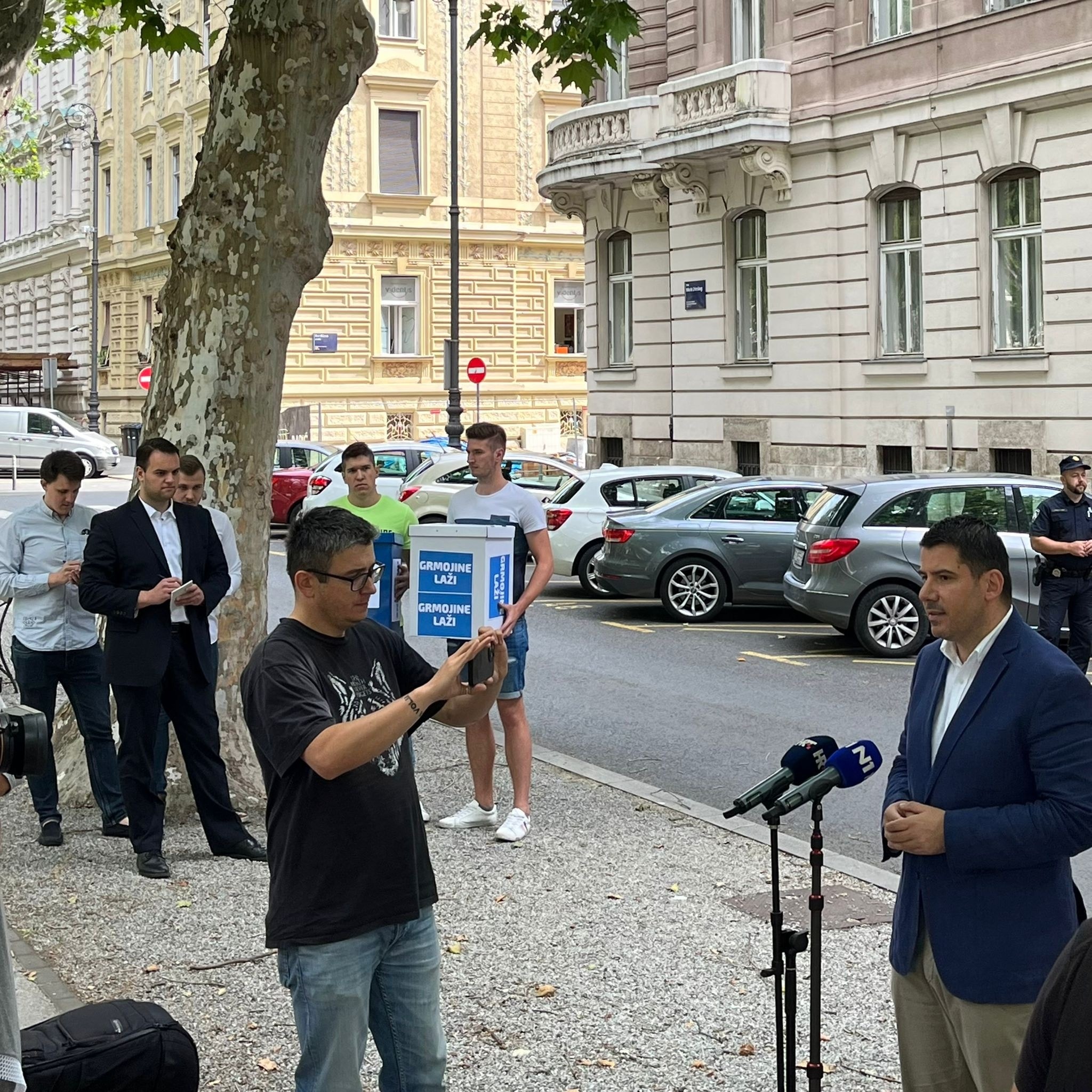 286833143_397761582377307_635708685615086137_n