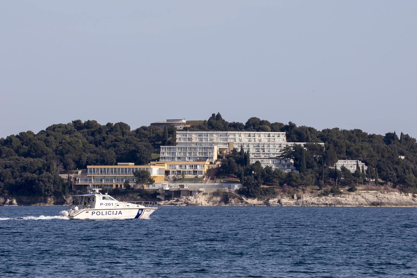 Pula: Policijska patrola na moru ispred plaža gdje bi se mogli okupljati stanovnici