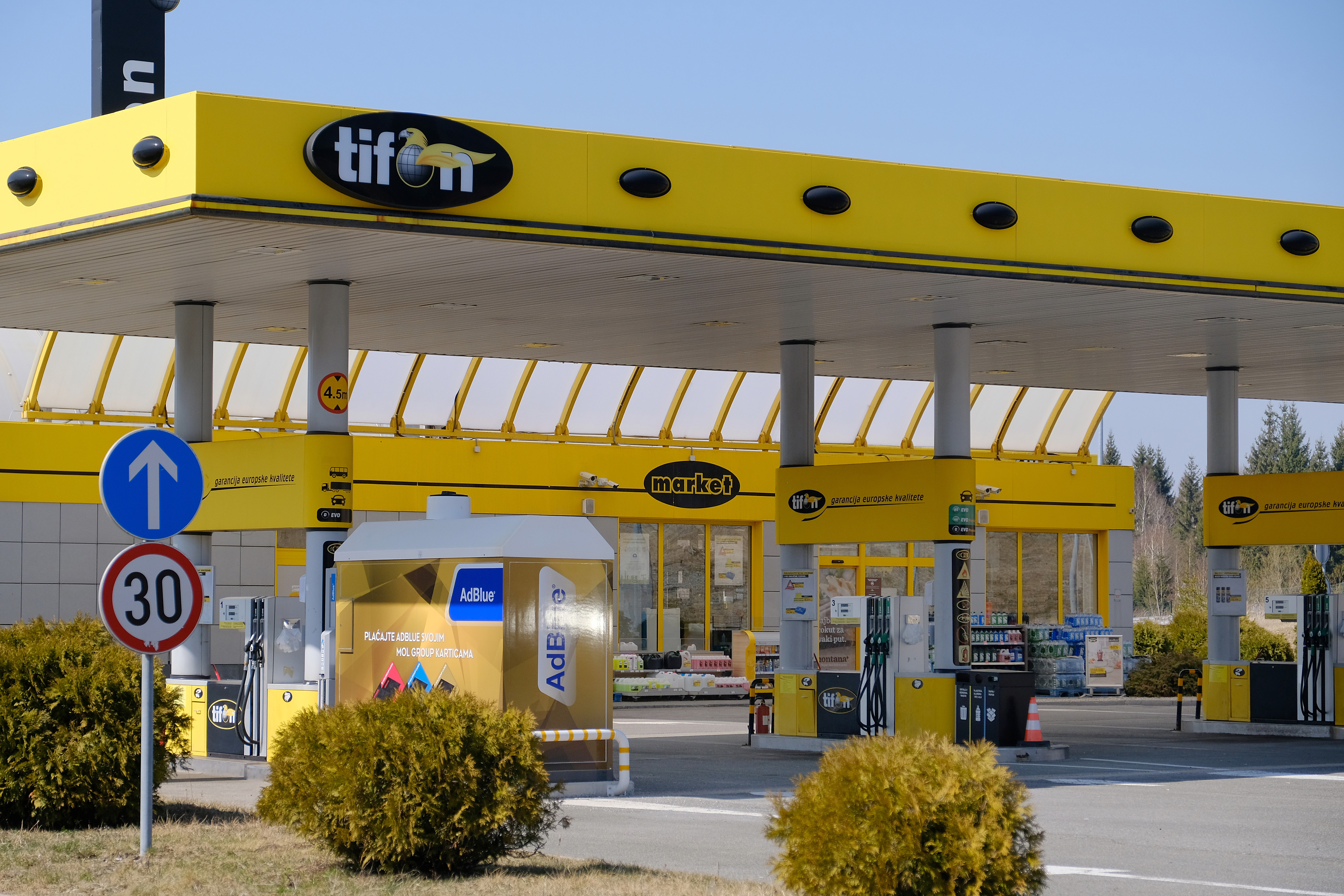 Potpuno prazna autocesta Zagreb - Rijeka