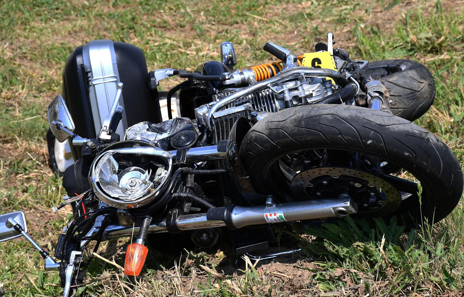 Slavonski Brod: U prometnoj nesreći smrtno stradao motociklist