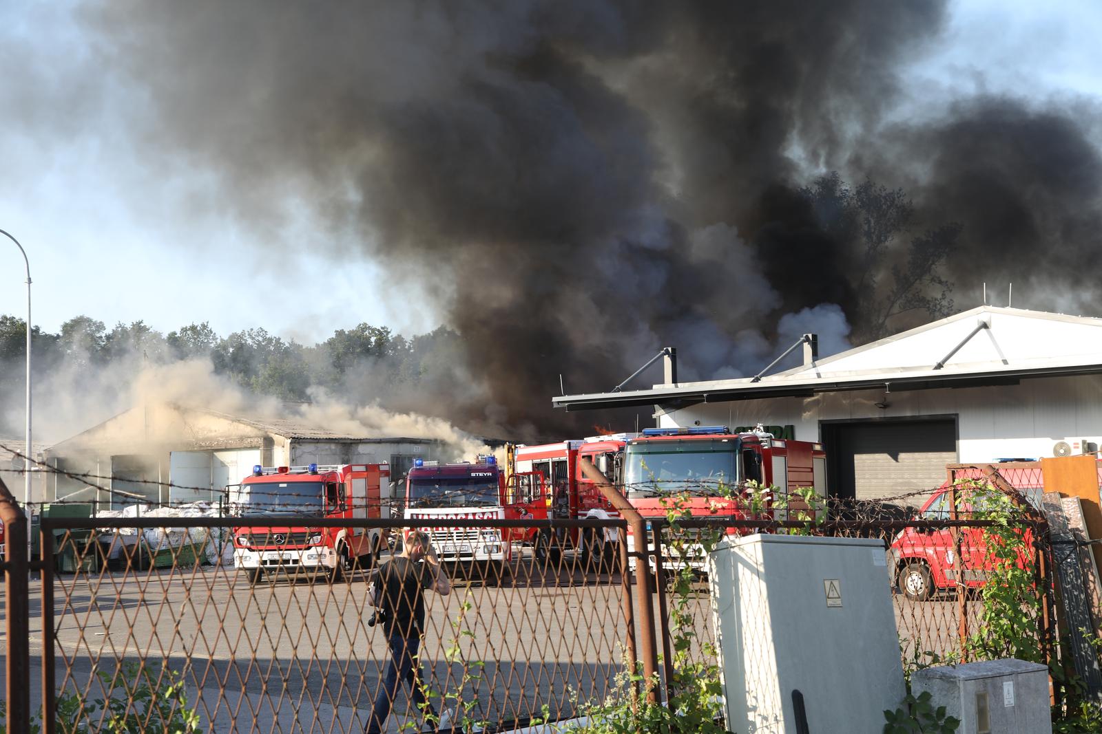 Sisak, odlagalište, otpad, požar,  vatrogasci