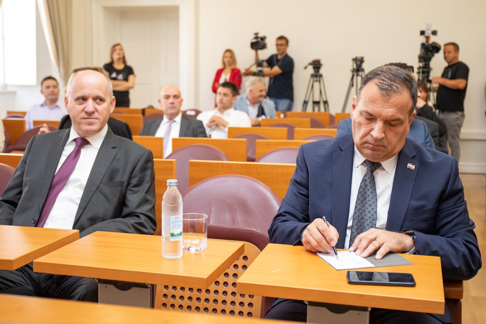 Dubrovnik: Potpisani Ugovori o financiranju dodatnih medicinskih timova