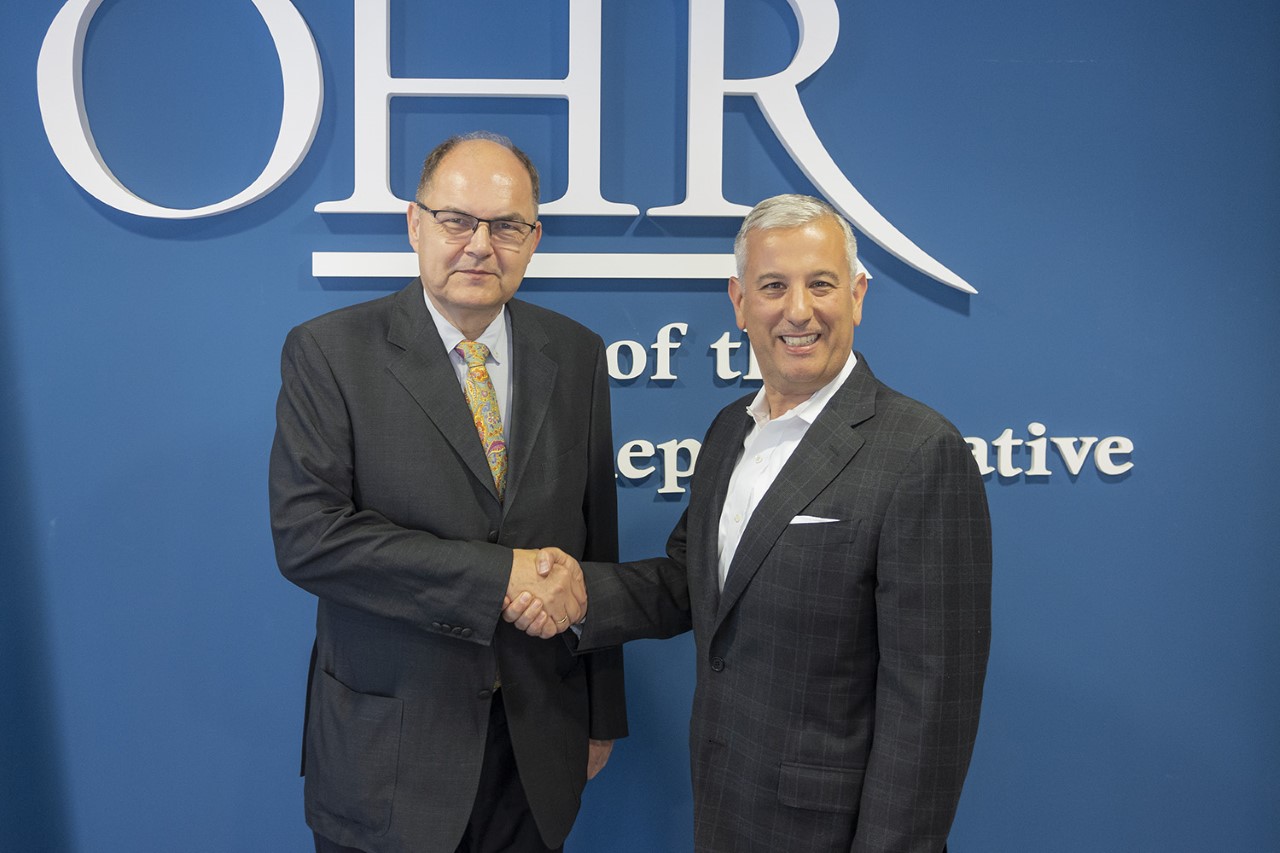 Jonathan Mennuti, Christian Schmidt