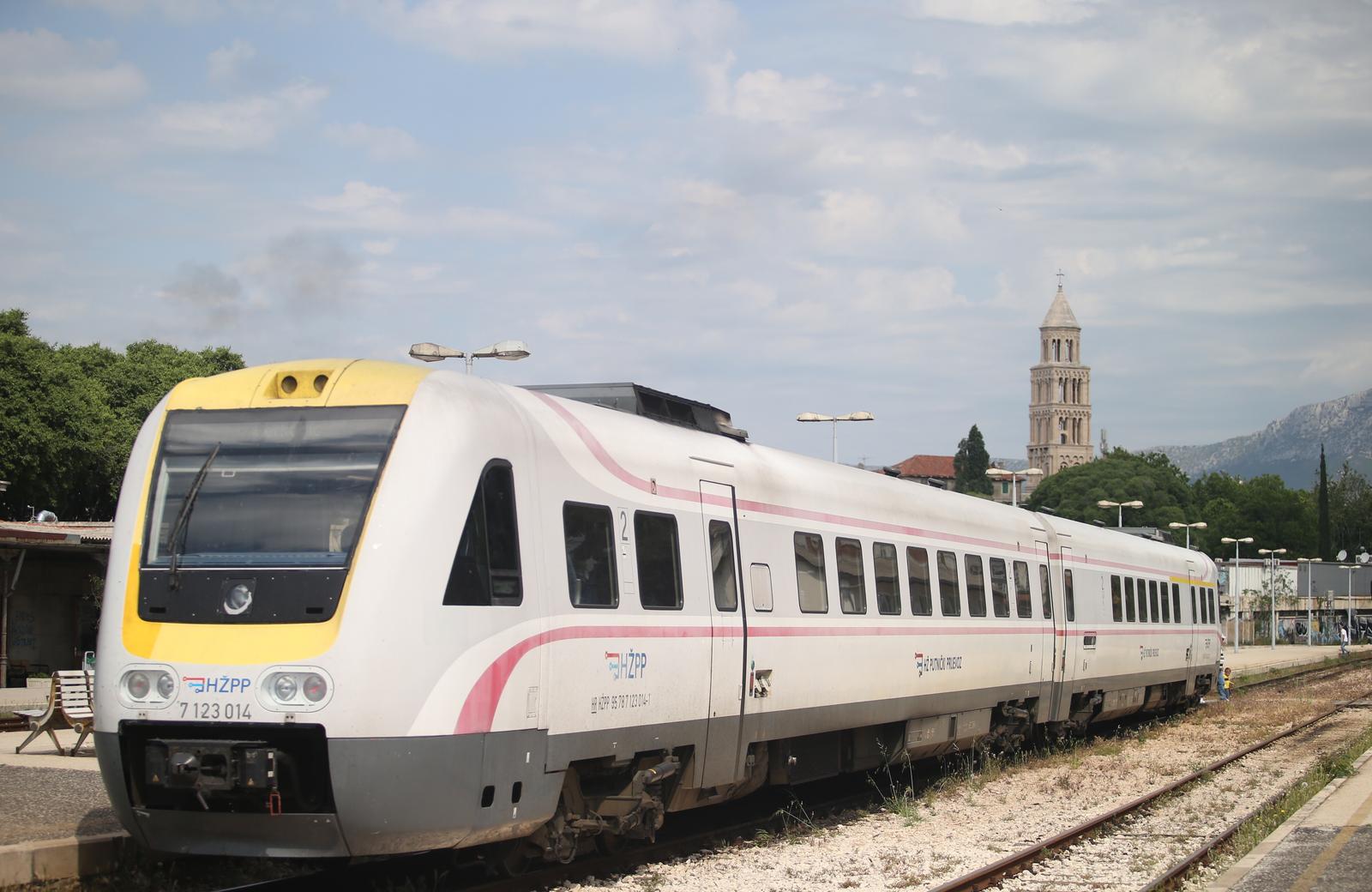 Željeznički kolodvor u Splitu