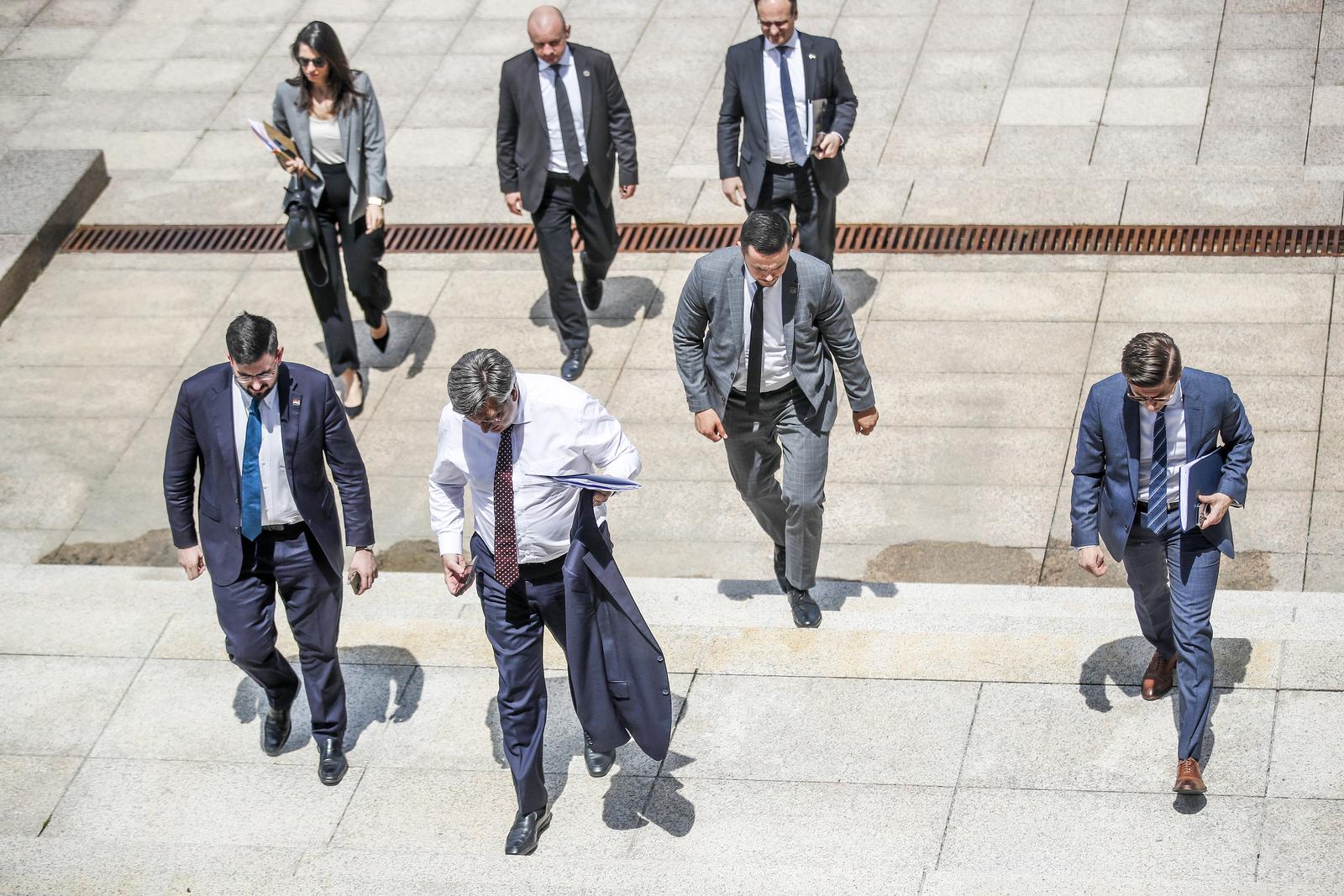 Zagreb: Dolazak premijera i ministara na sjednicu Vlade