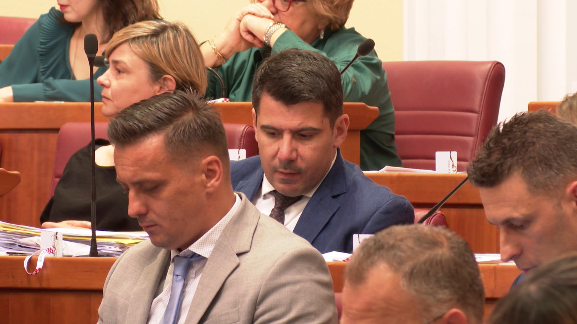 ZG-REAKCIJE MARIC PRIMORAC PKG-18-IPS-1(20220707-175906711).mxf.00_01_58_20.Still003