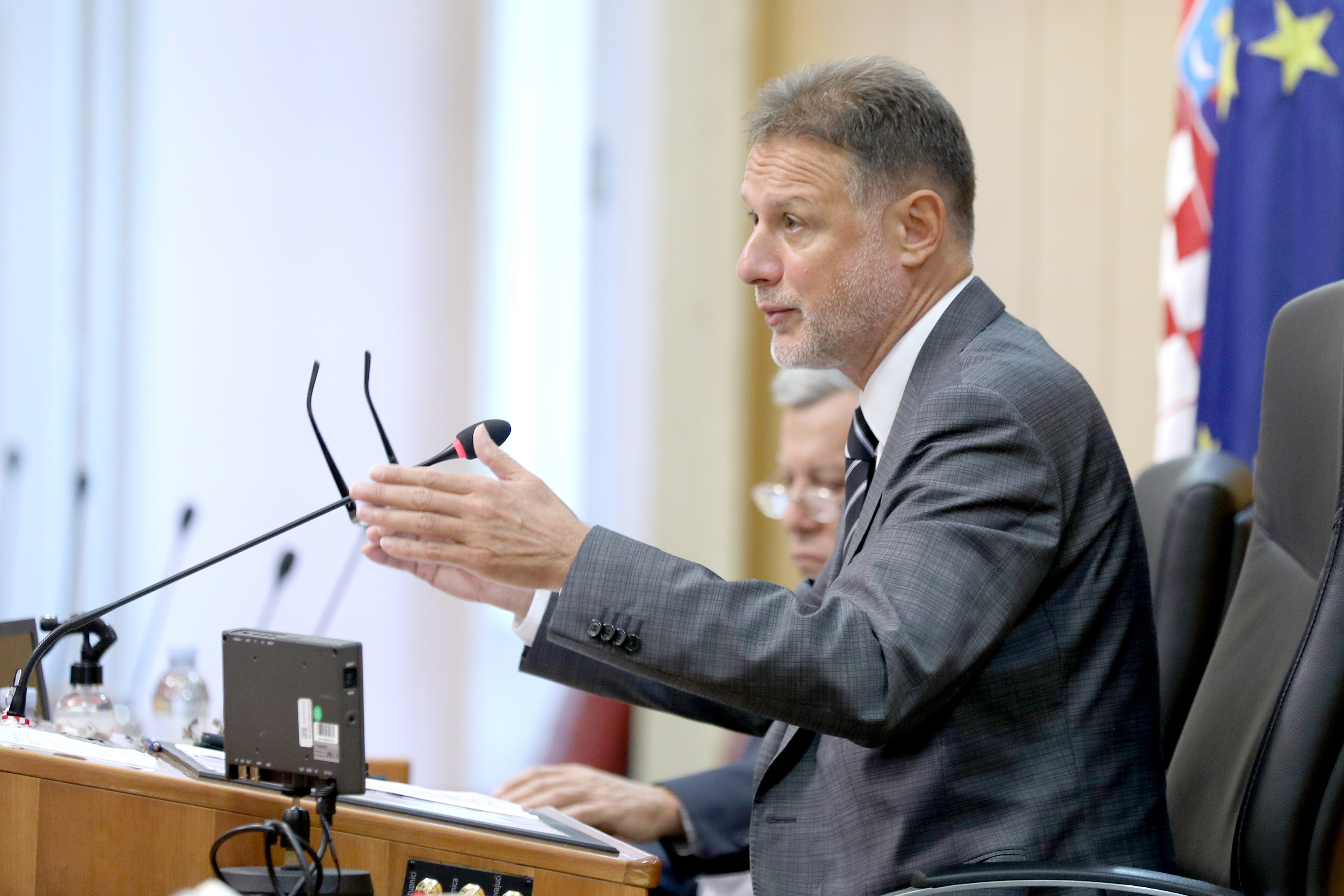 U Saboru izglasano odbijanje zahtjeva za opozivom ministra Beroša