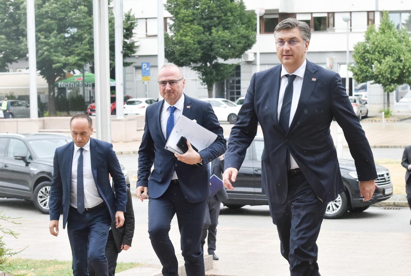 Zagreb: Dolazak ministara i premijera na sjednicu Vlade RH koja se održava u NSK