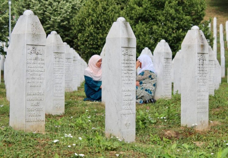 potočari, srebrenica, memorijalni centar potočari, srebrenički genocid,