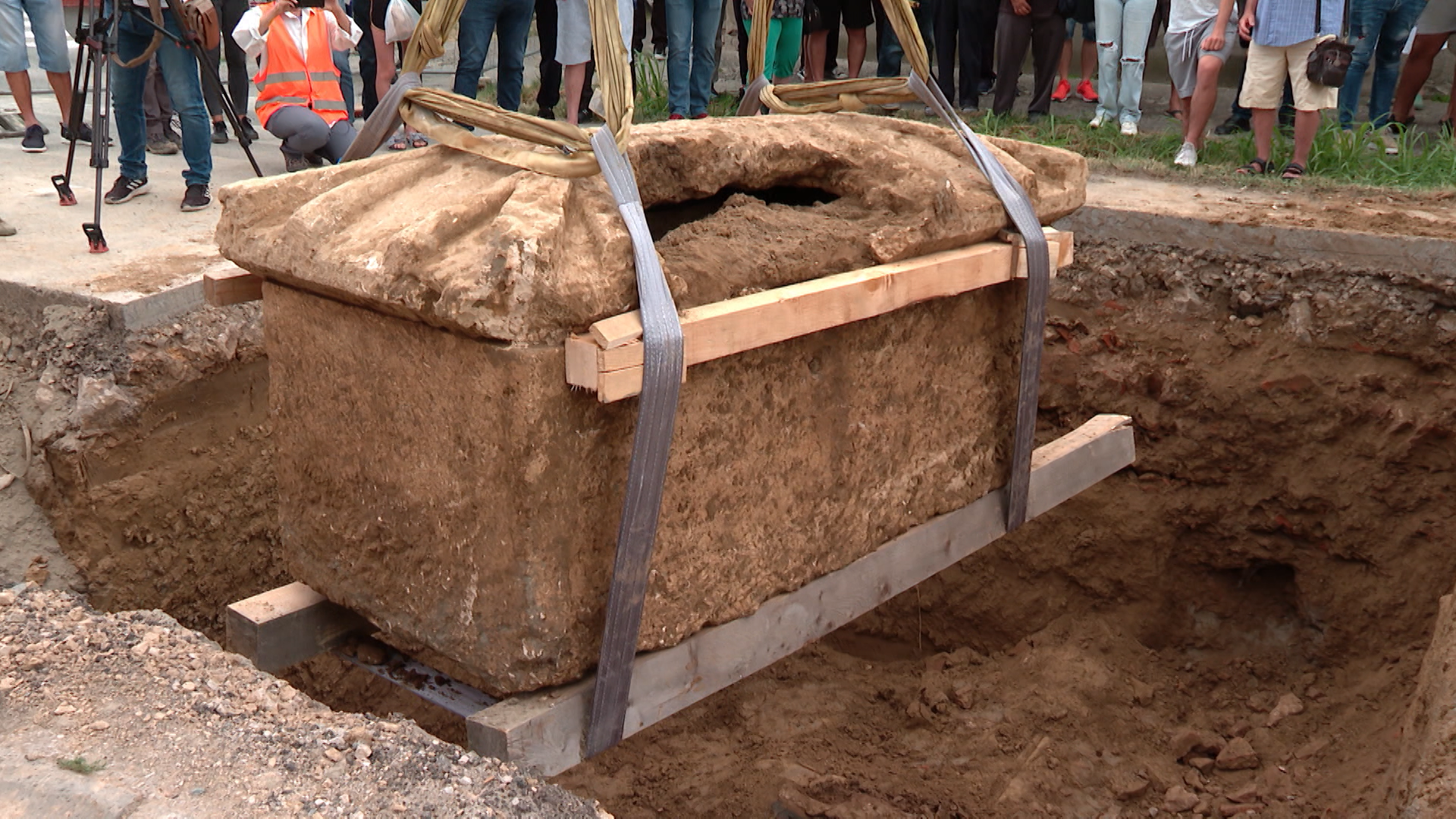 ZG-SARKOFAG PKG-NMA-1(20220711-173707811).mxf.00_00_26_00.Still002