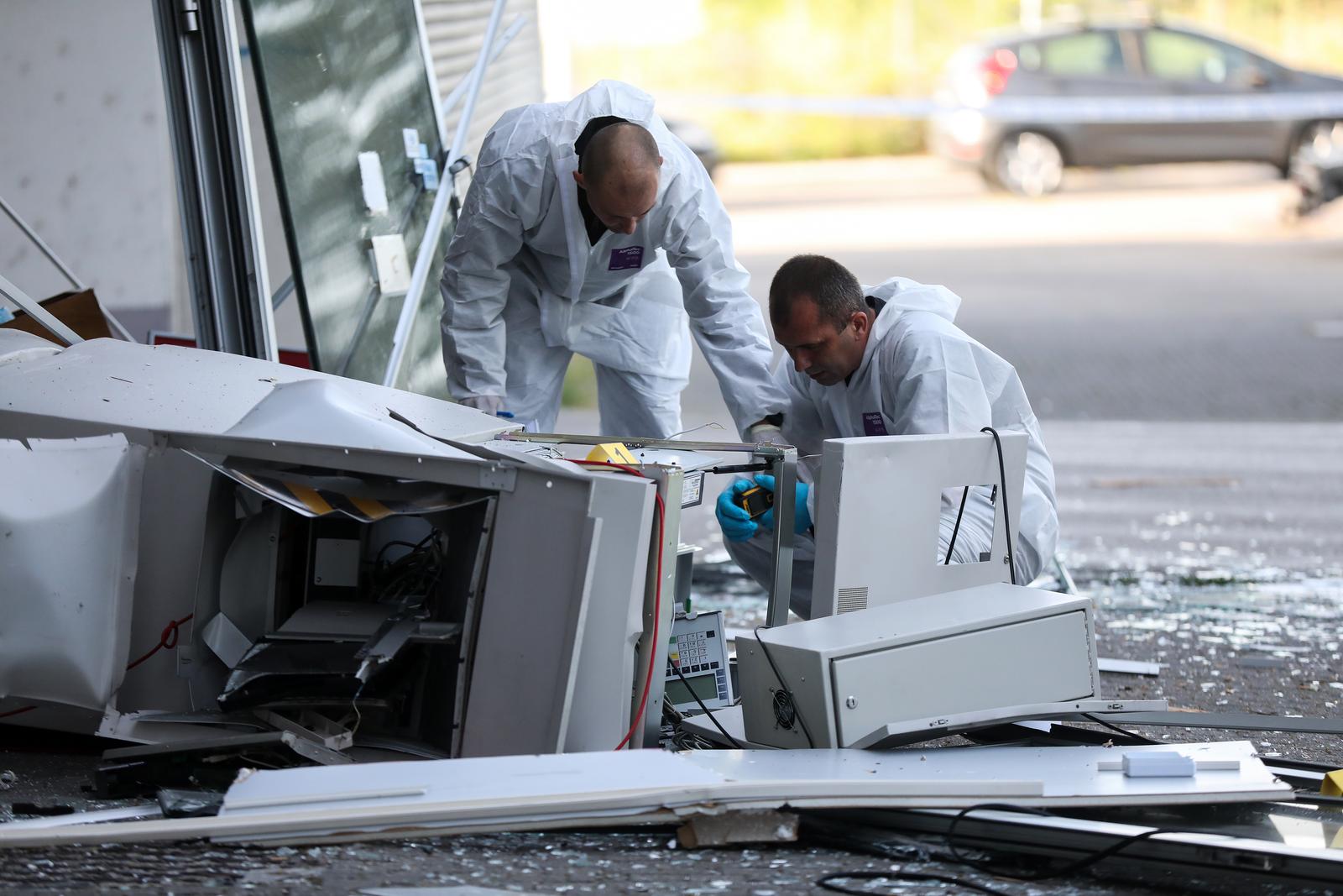 U Sesvetama raznesen bankomat HPB-a