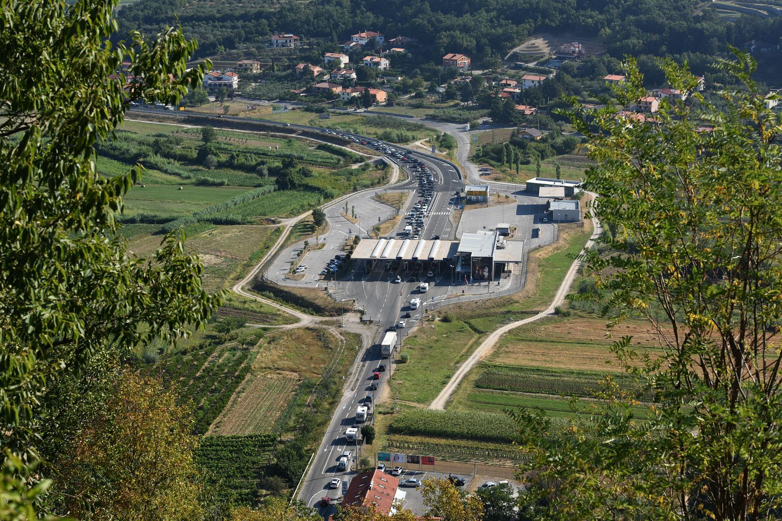 Kaštel: Od ranog jutra na grani?nim prijelazima u Istri poja?an promet
