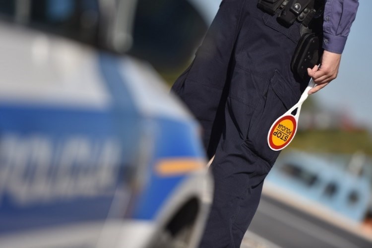 policajac-stop palica