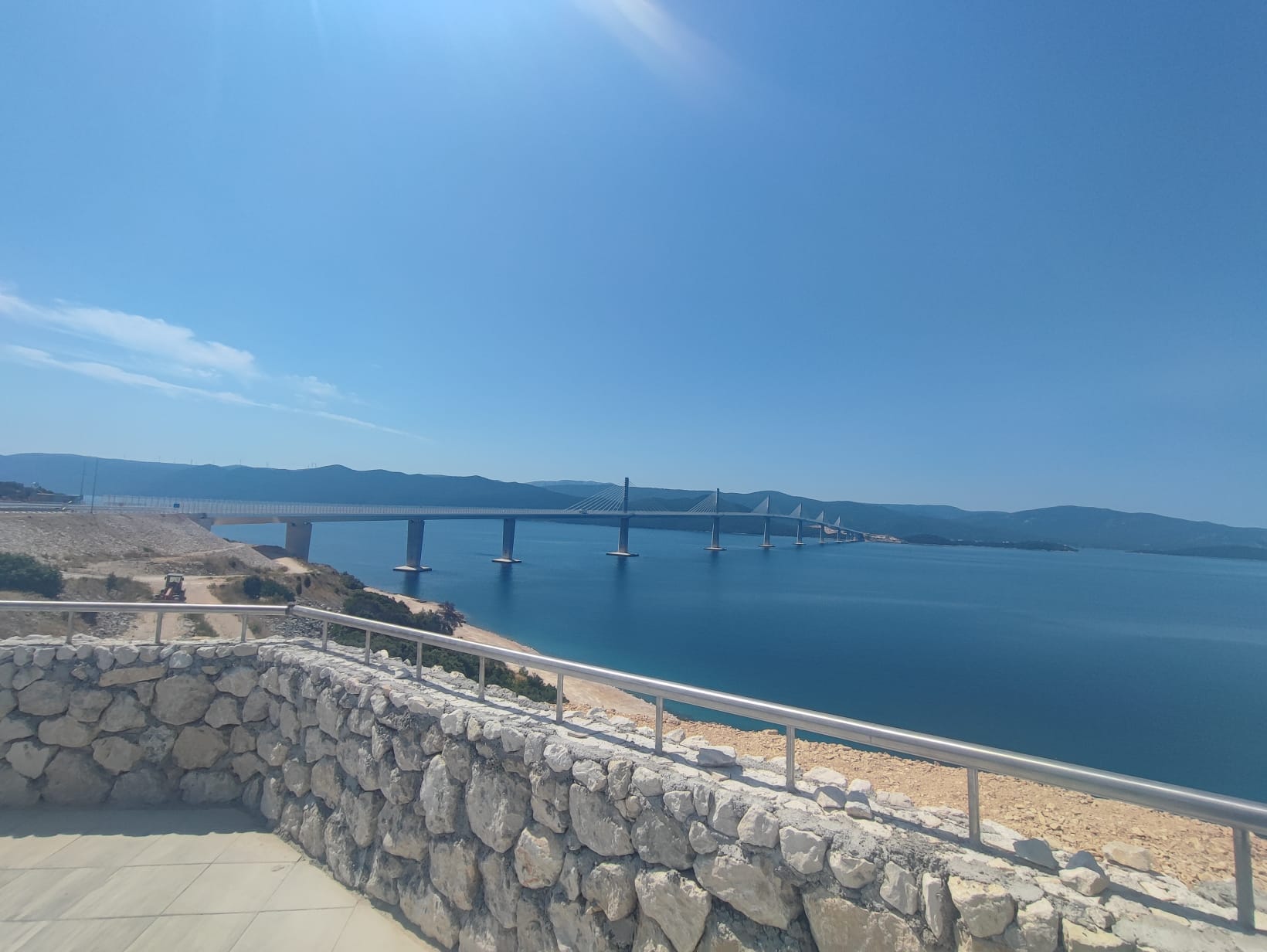 N1 / Božidar Lončar