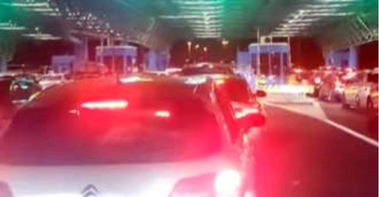 9b4a8656-57de-482b-ac91-53fe25468b32