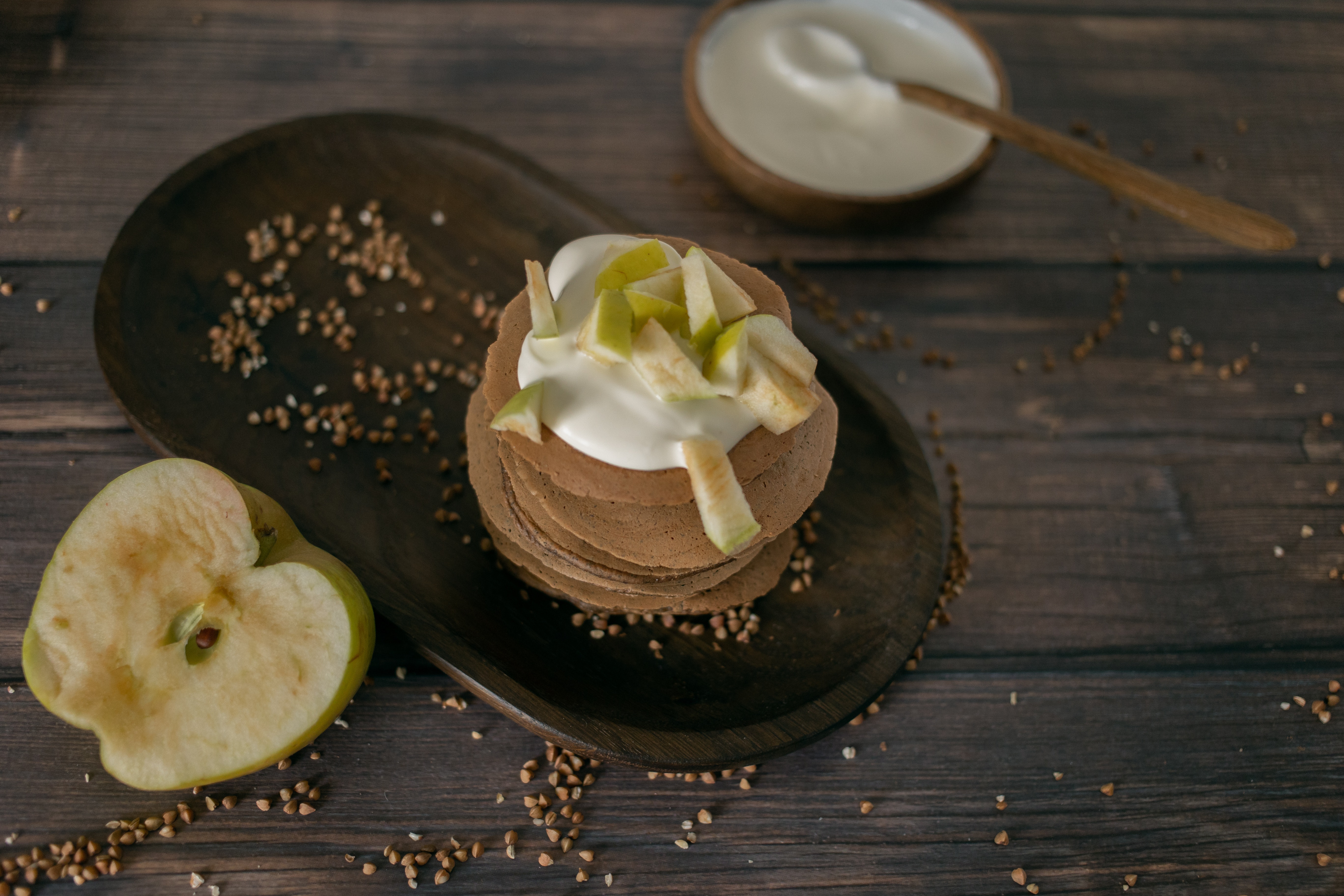 doručak, palačinke, jabuka