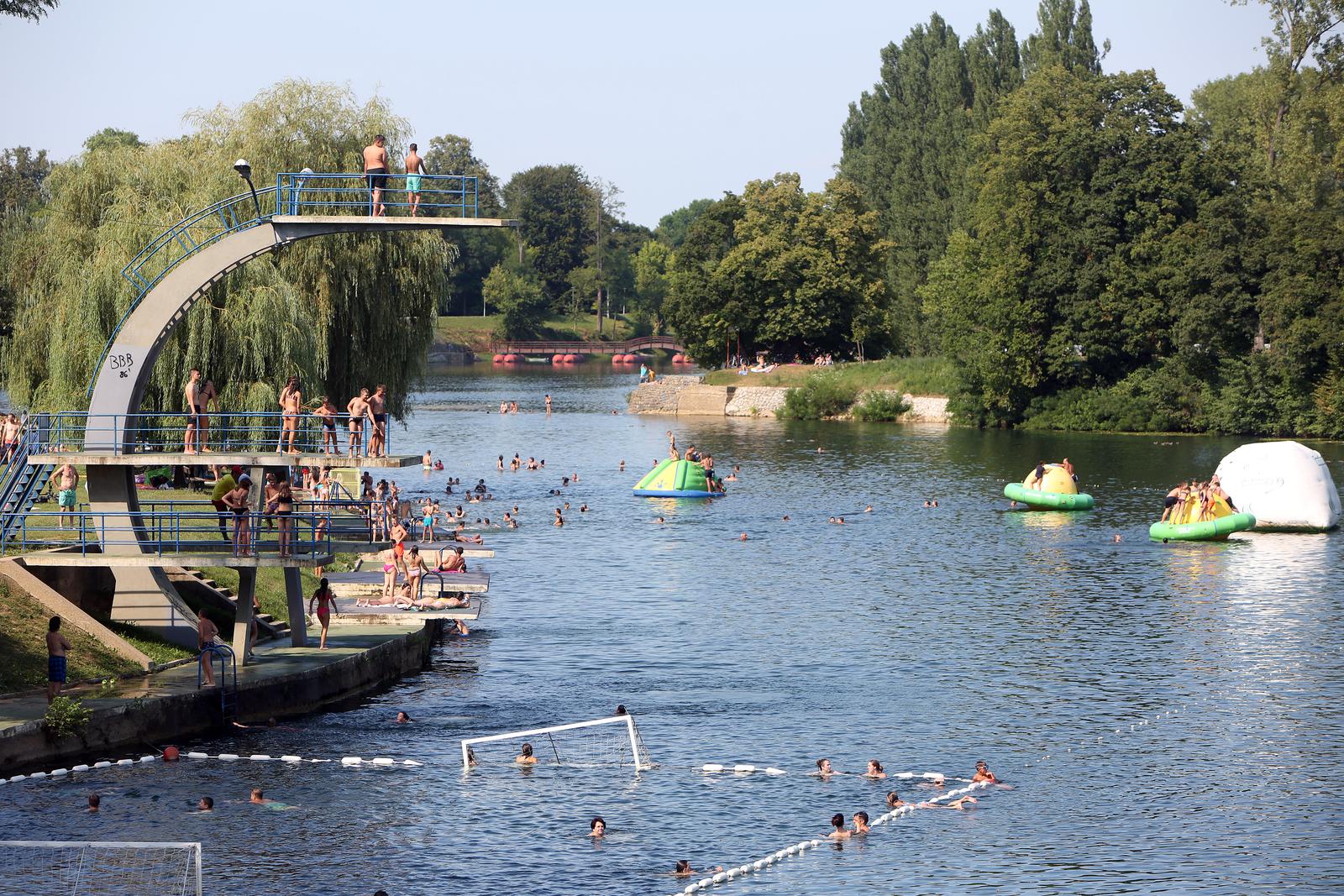 Karlovac, Foginovo kupalište, plaža, kupači
