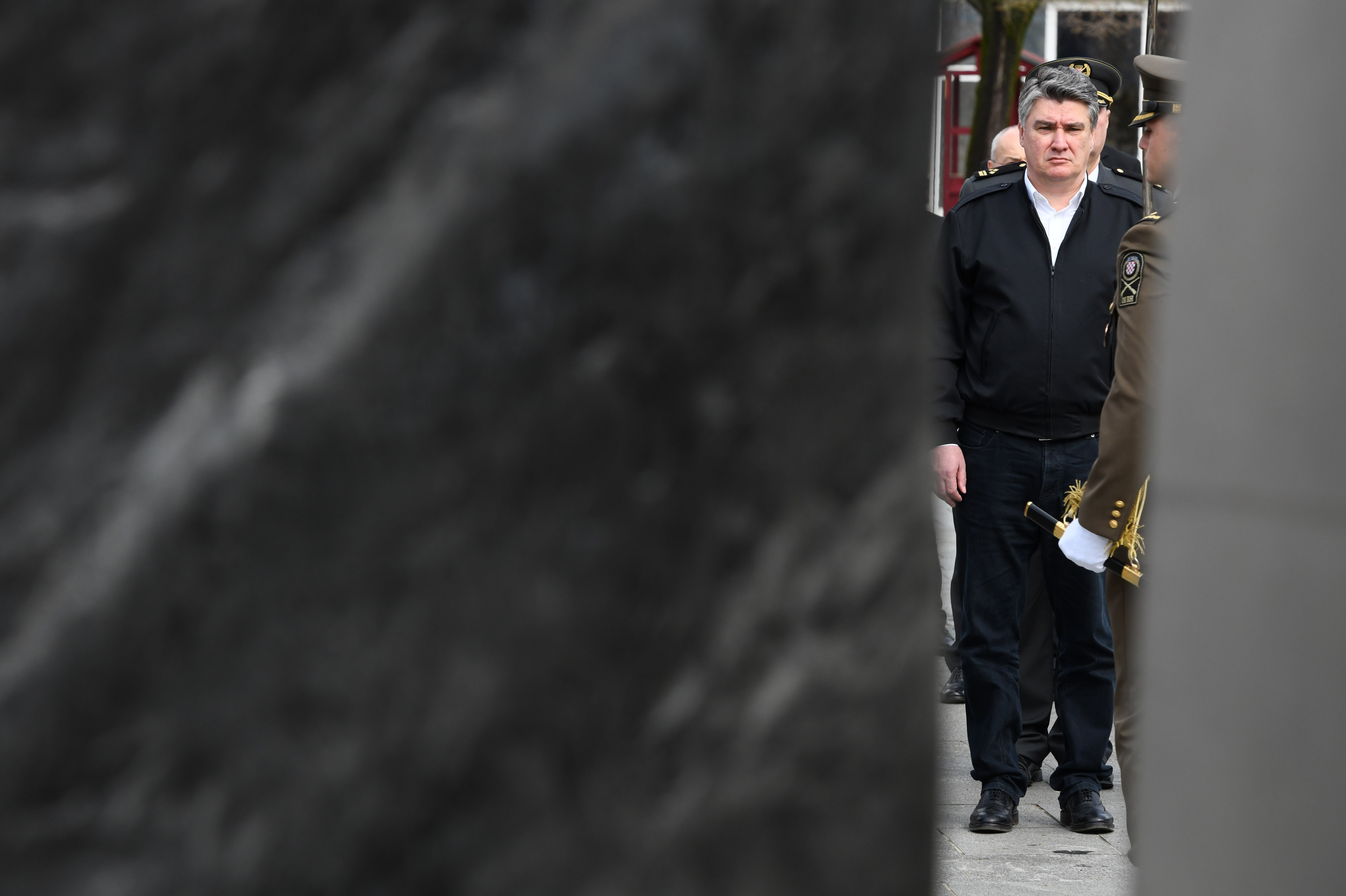 Knin: Polaganje vijenaca ispred spomenika hrvatske pobjede "Oluja 95"