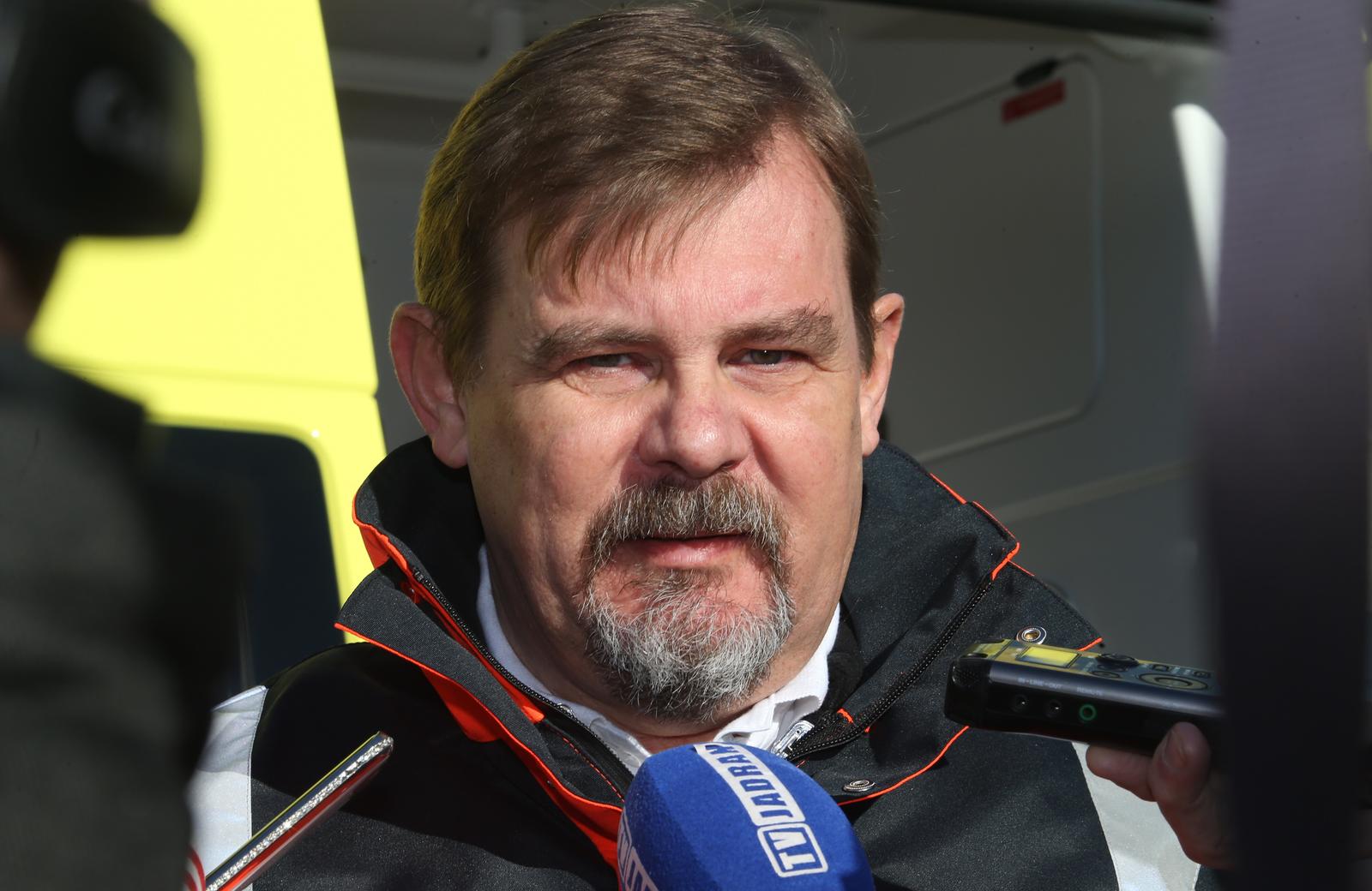 Split: Župan Blaženko Boban uručio ključeve šest novih vozila hitne pomoći