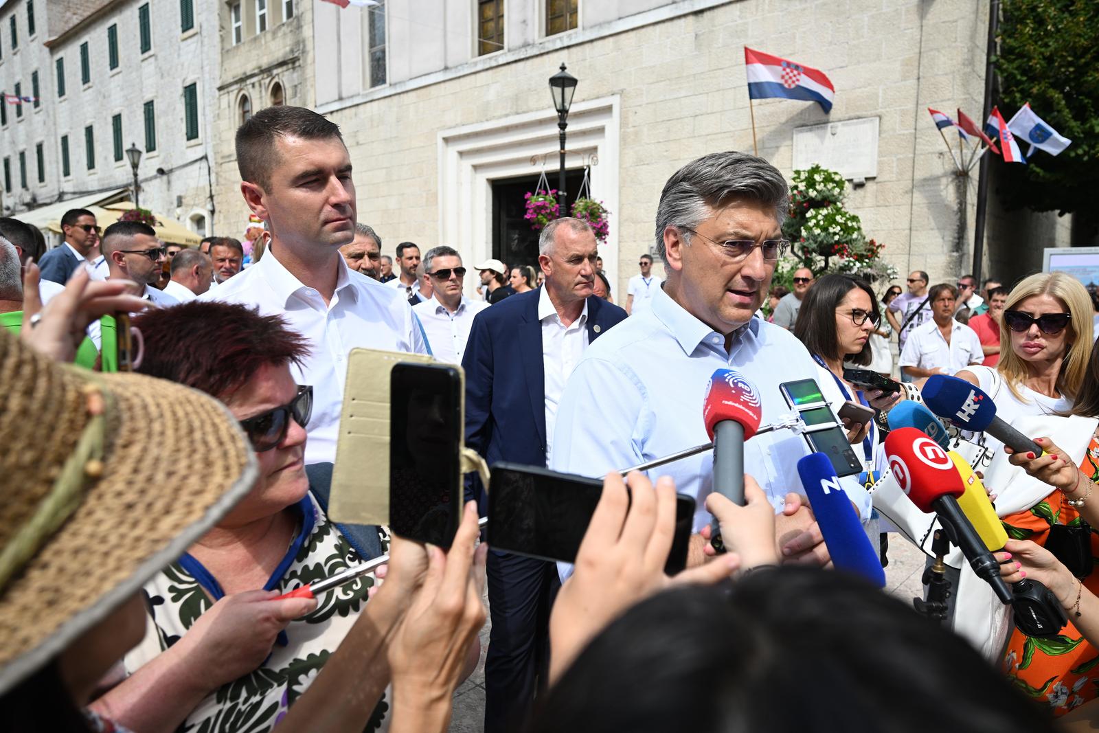 Premijer Andrej Plenković dao je izjavu za medije uoči 307. Sinjske alke