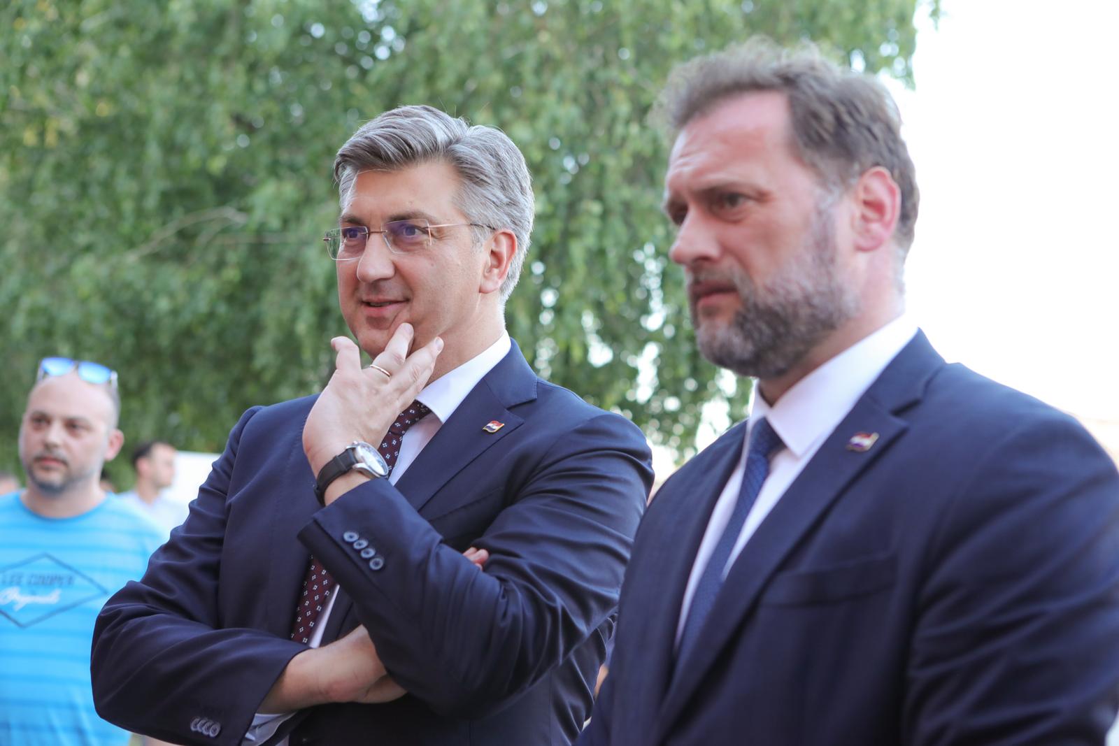 Vinkovci: Andrej Plenković obišao tvornicu crijepa Dilj