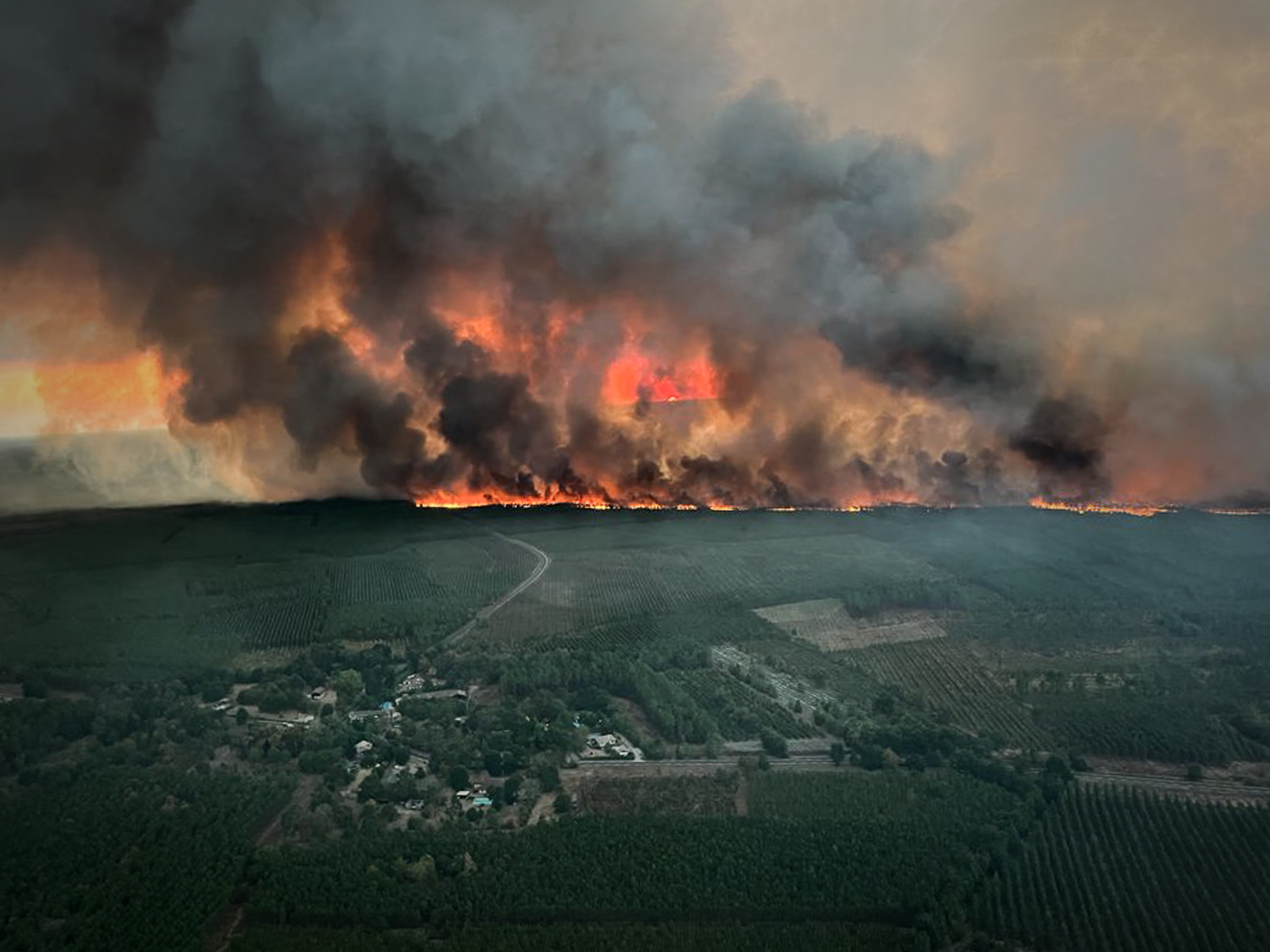 FRANCE-WEATHER-CLIMATE-FIRE