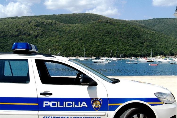 policija, policijski automobil