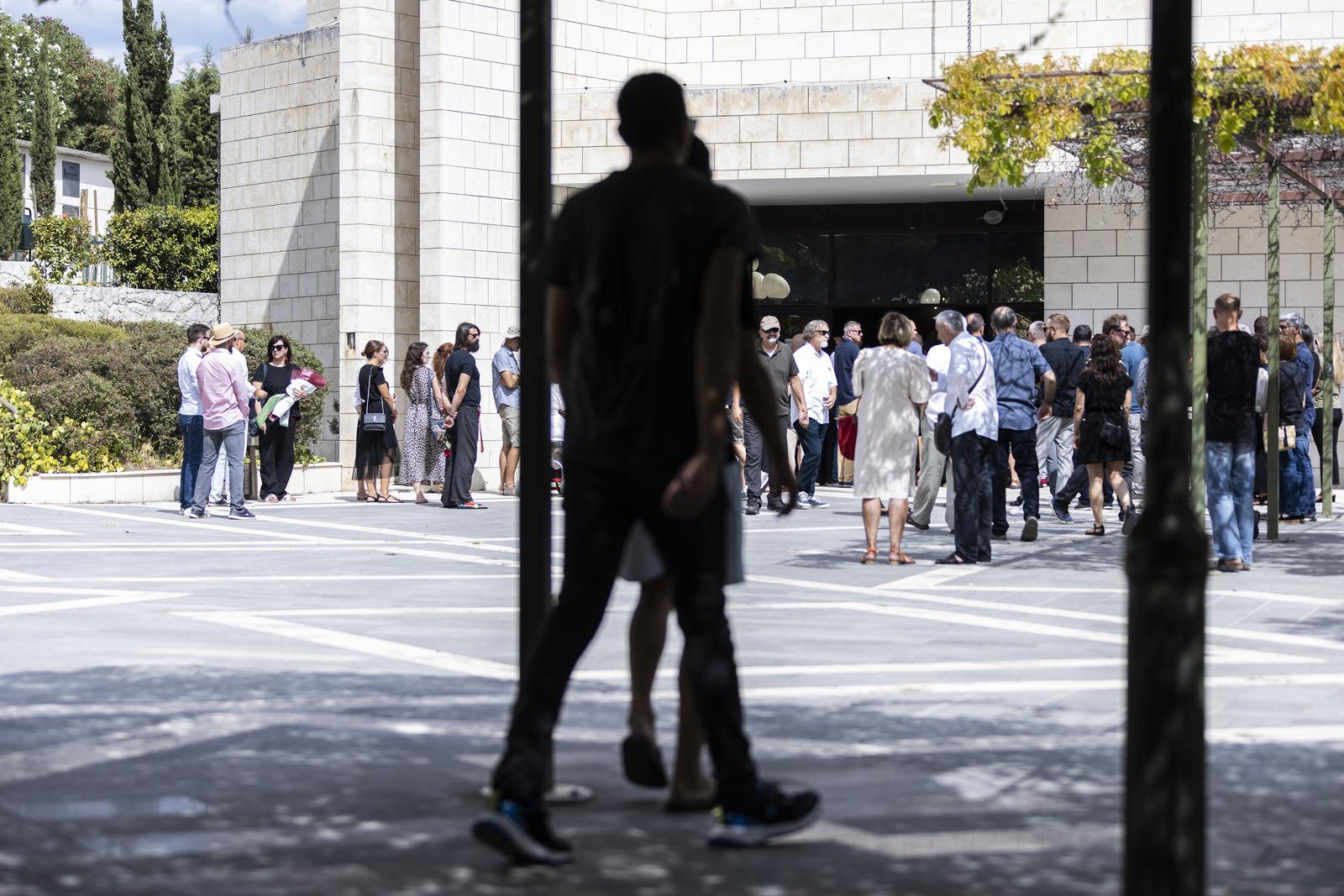 Split: Posljednji ispraćaj novinara Vladimira Matijanića na groblju Lovrinac