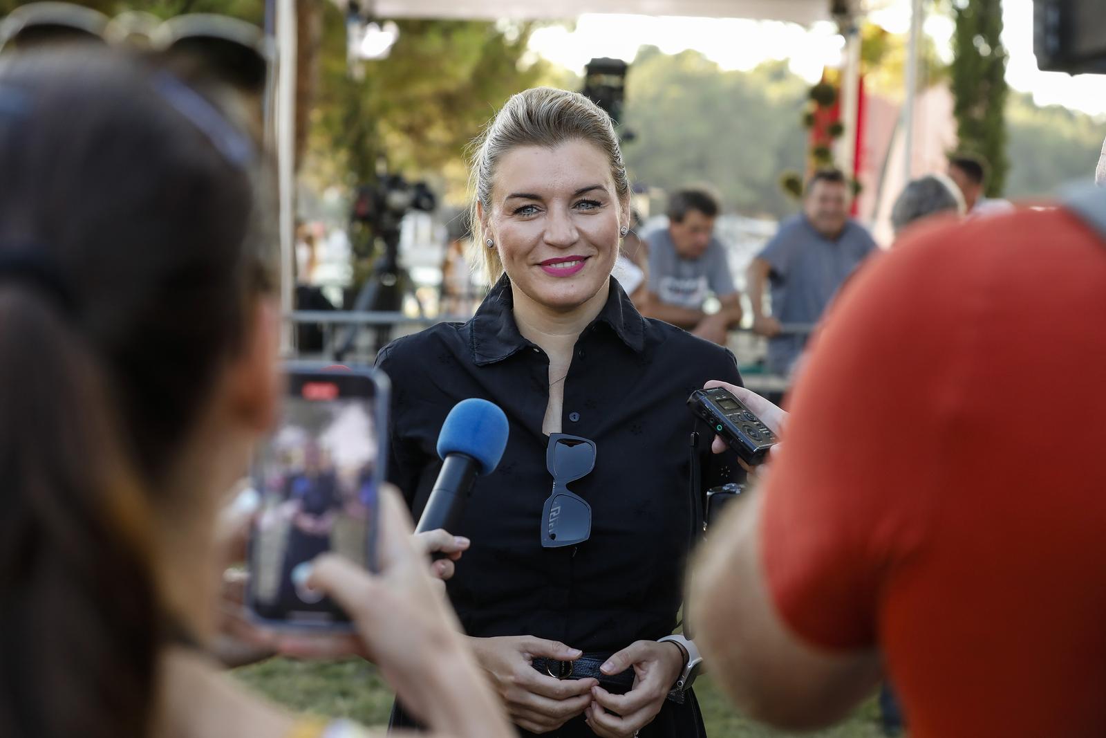 Umag: Ministrica Nikolina Brnjac dala izjavu uoči početka finalnog meča Plava Laguna Croatia Open Umag 2022.