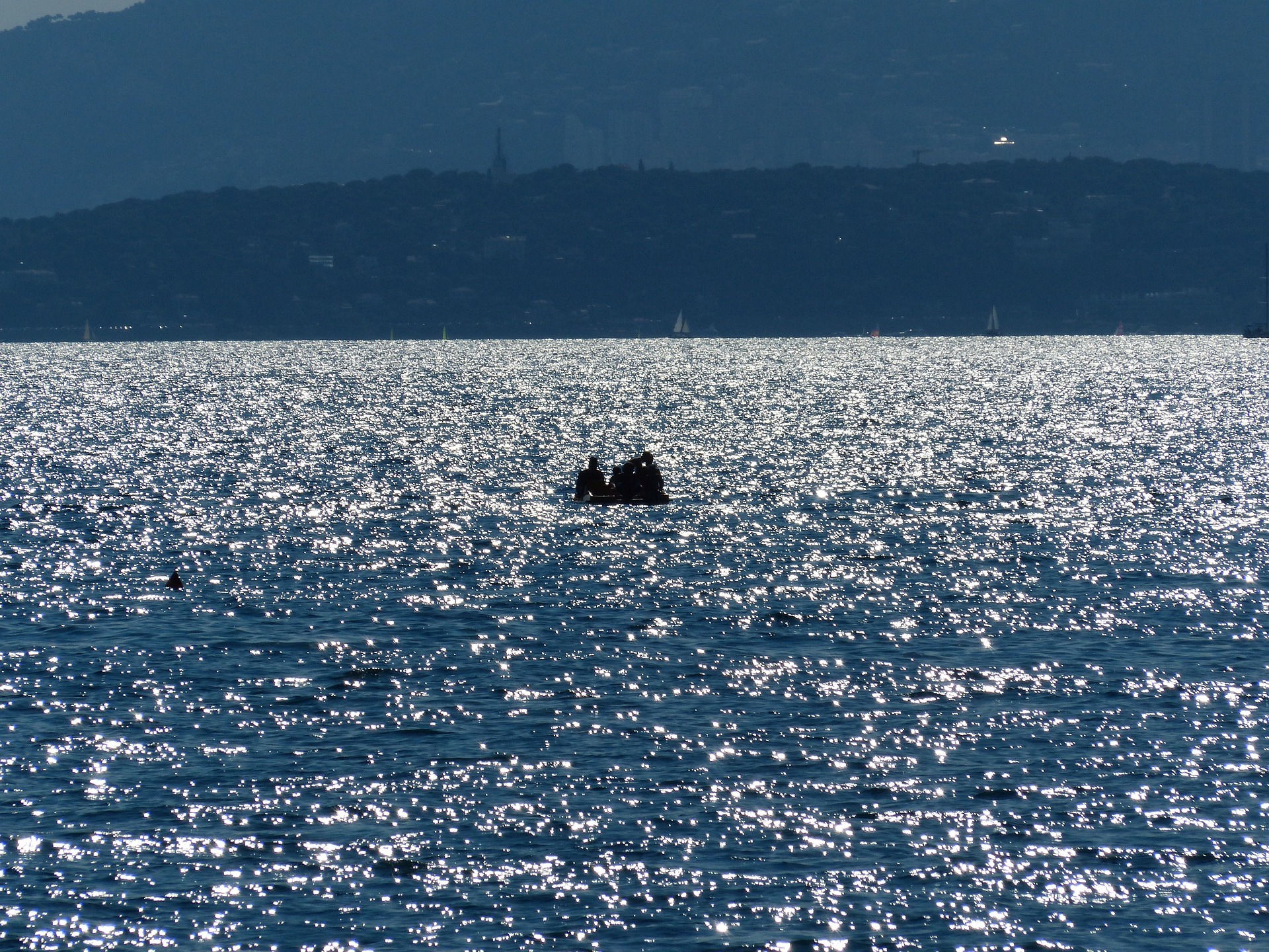 sea, more, splav, pučina, valovi, pomorska nezgoda, nesreća na moru, veslači,