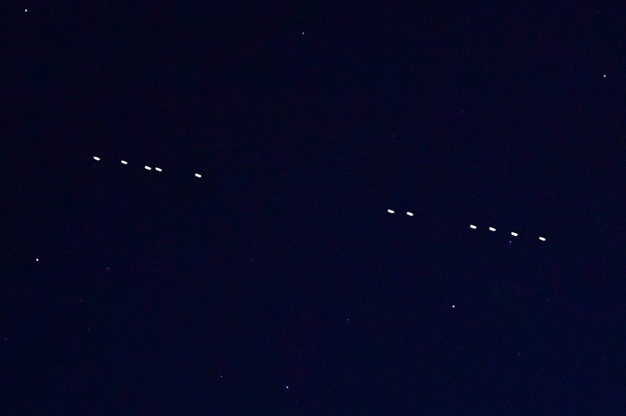 60 SpaceX's Starlink Internet satellites on Earth orbit